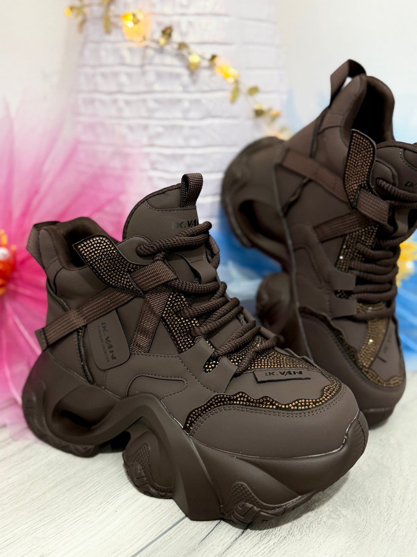 Adidași L.K VAN Brown