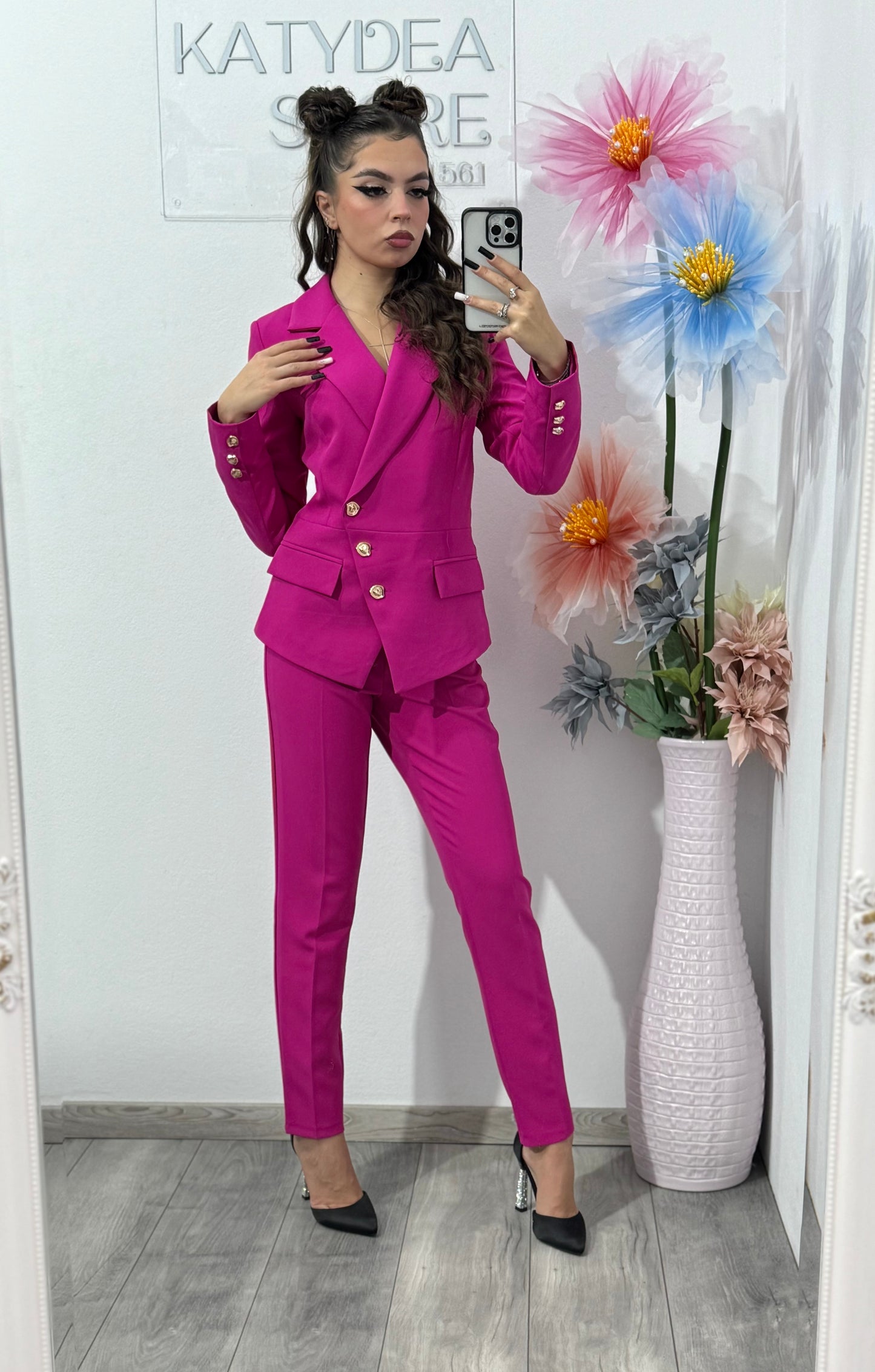 Costum fucsia Carina
