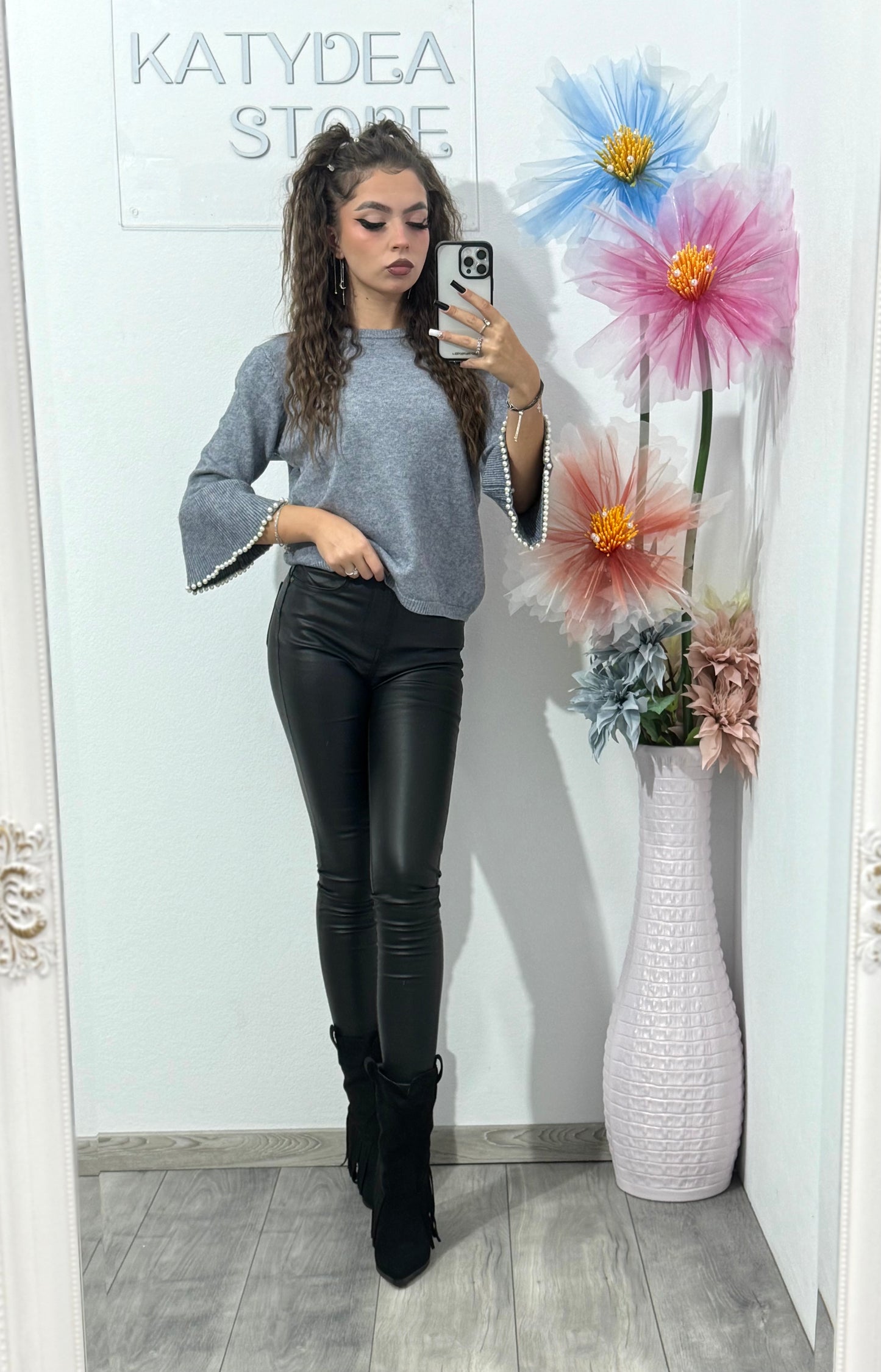 Bluză cu mâneca clopot și perle Roxanne