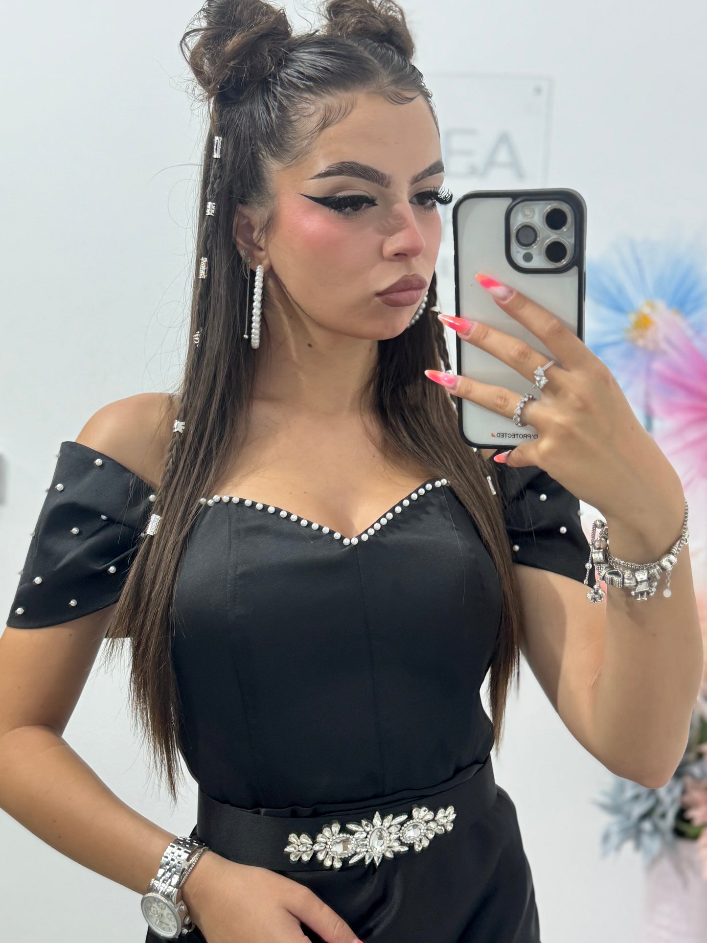 Rochie scurtă din tafta cu perle neagră Nicolle
