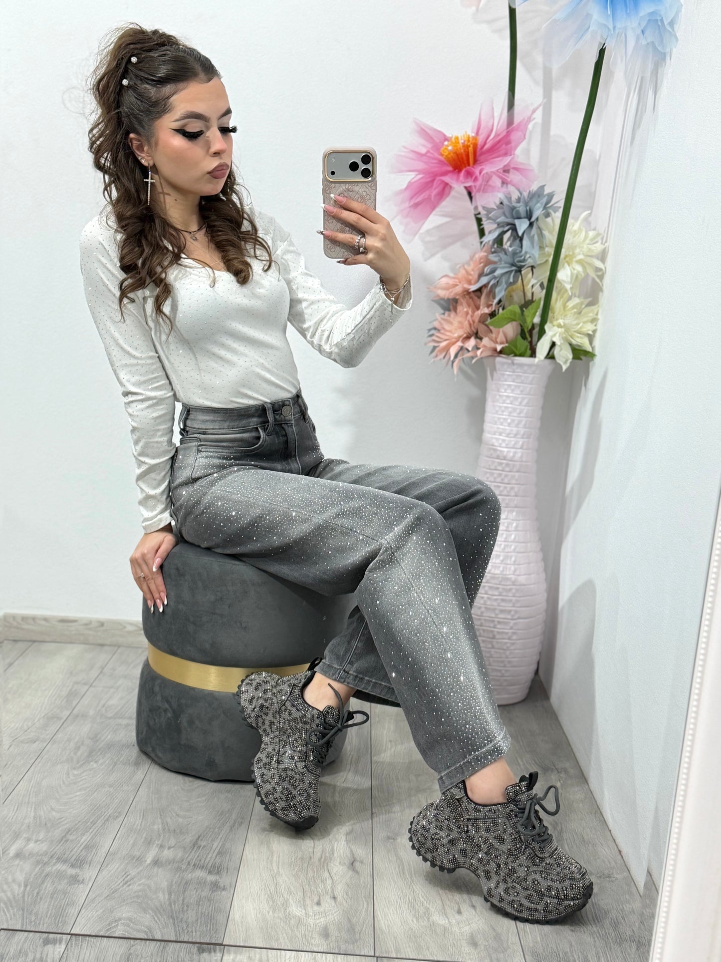 Blugi WideLeg gri cu cristale ștanțate MARA