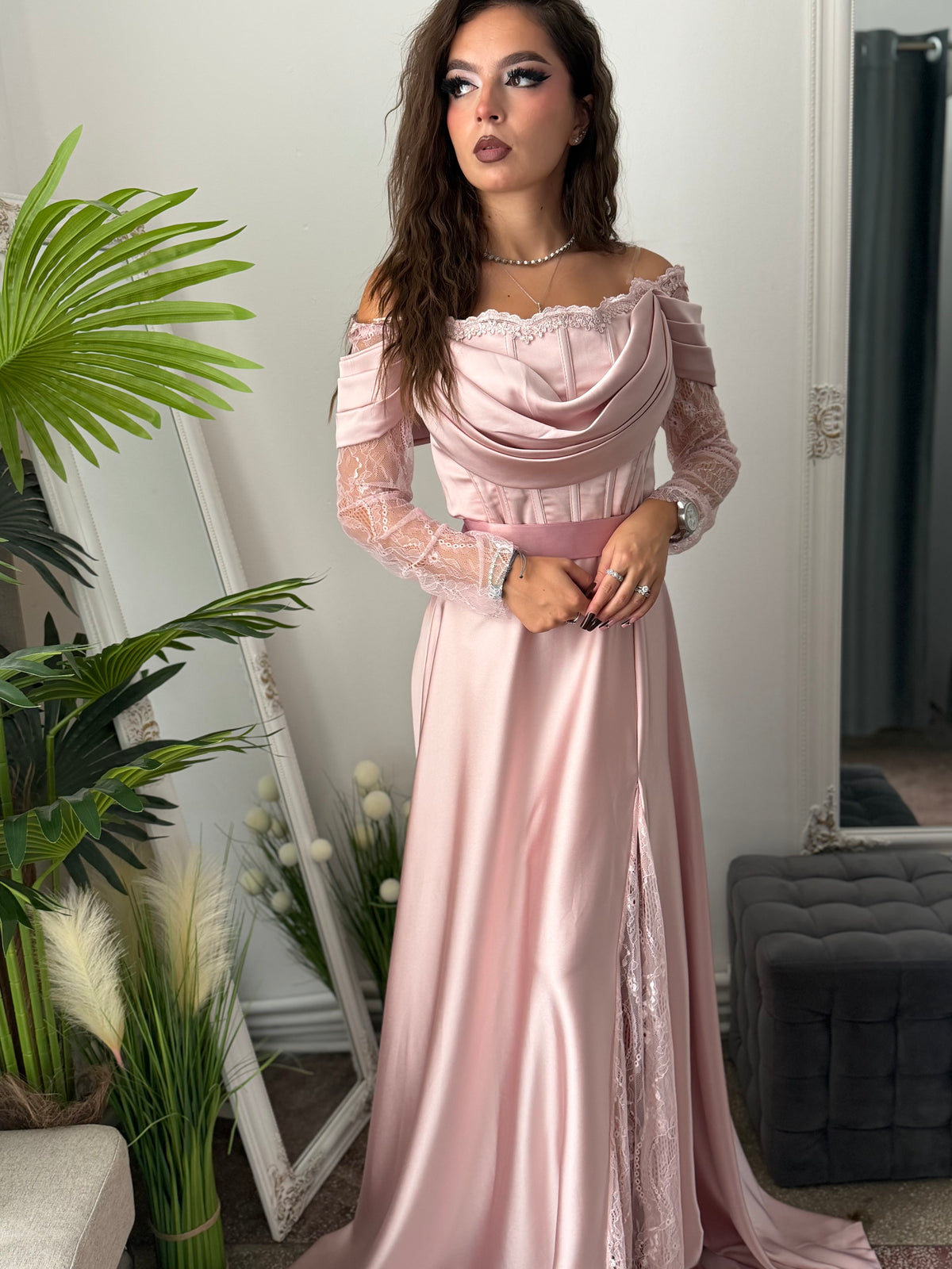 Rochie elegantă roz tip prințesă LUXURY