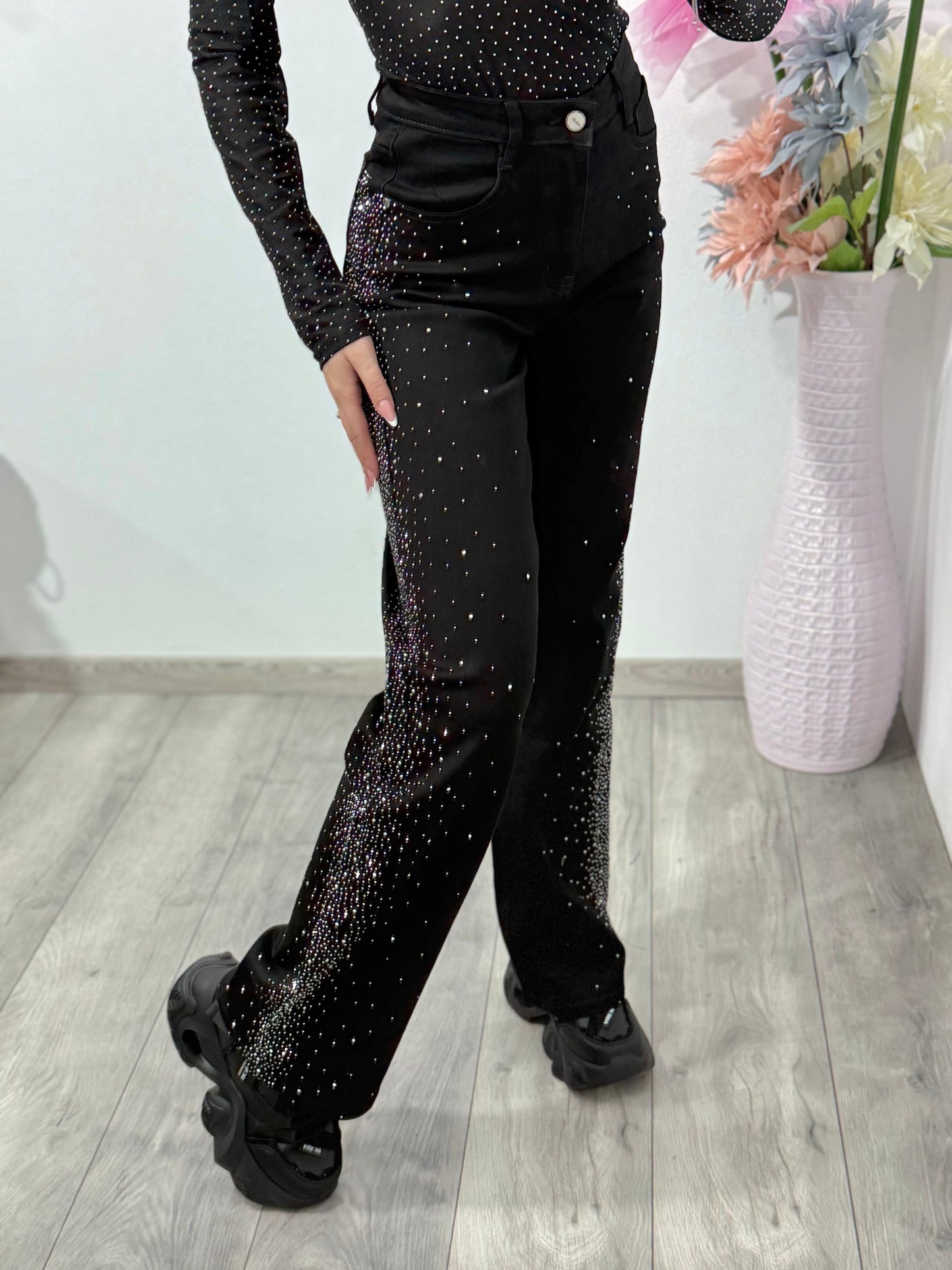 Jeans WideLeg negri cu cristale ștanțate ZYA