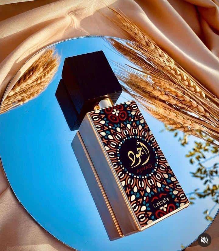 Apa de Parfum Ajwad, Lattafa, Femei - 60ml