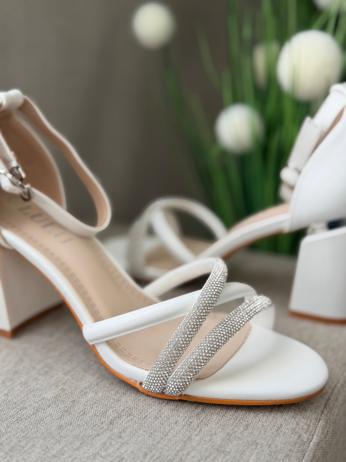 Sandale elegante albe LAURA