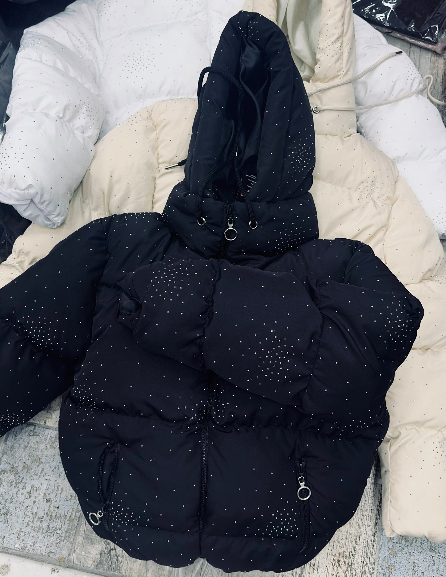 Geacă neagră cu cristale ștanțate Tamarra