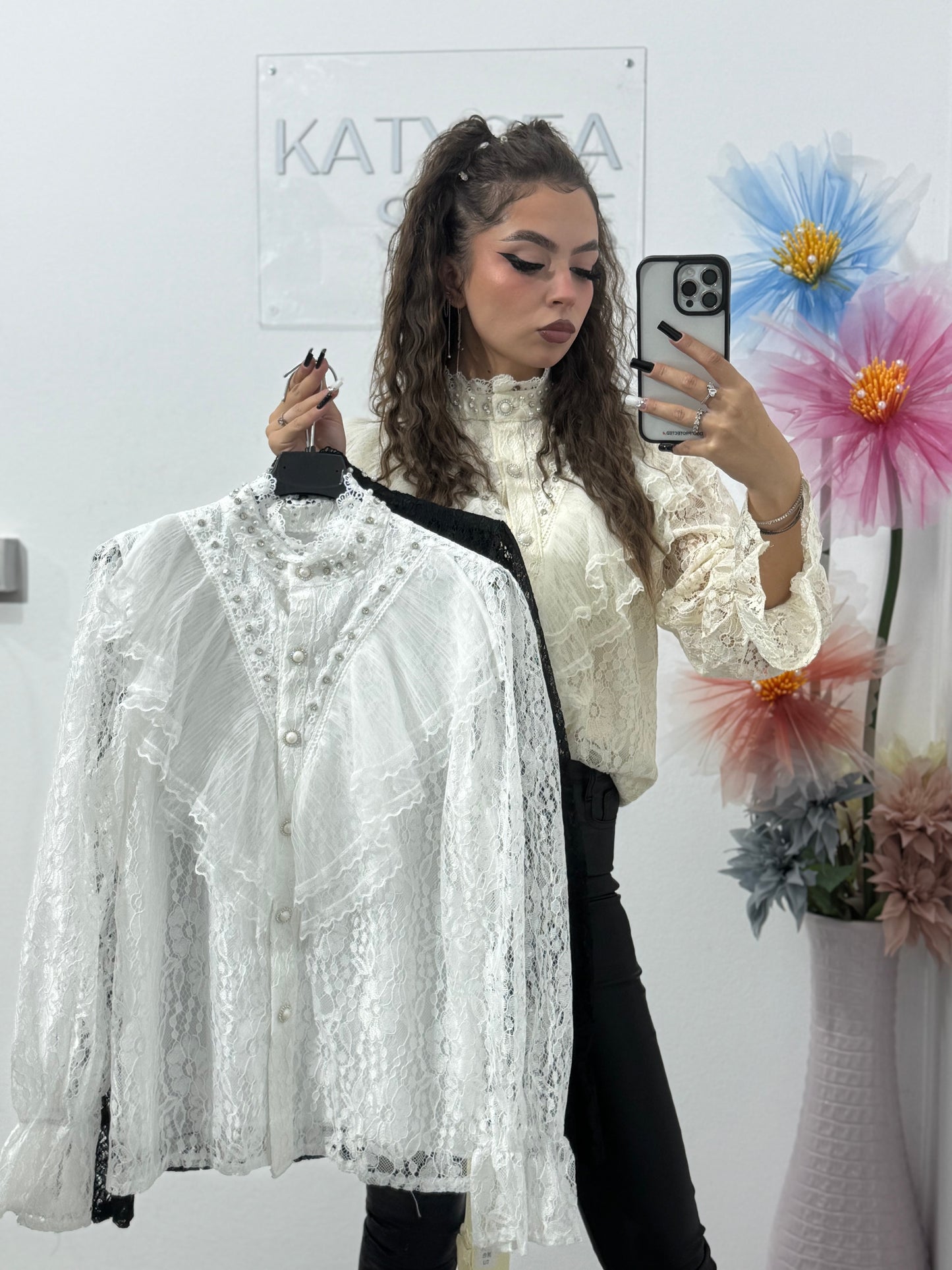 Cămașă cu dantelă și cristale Glam