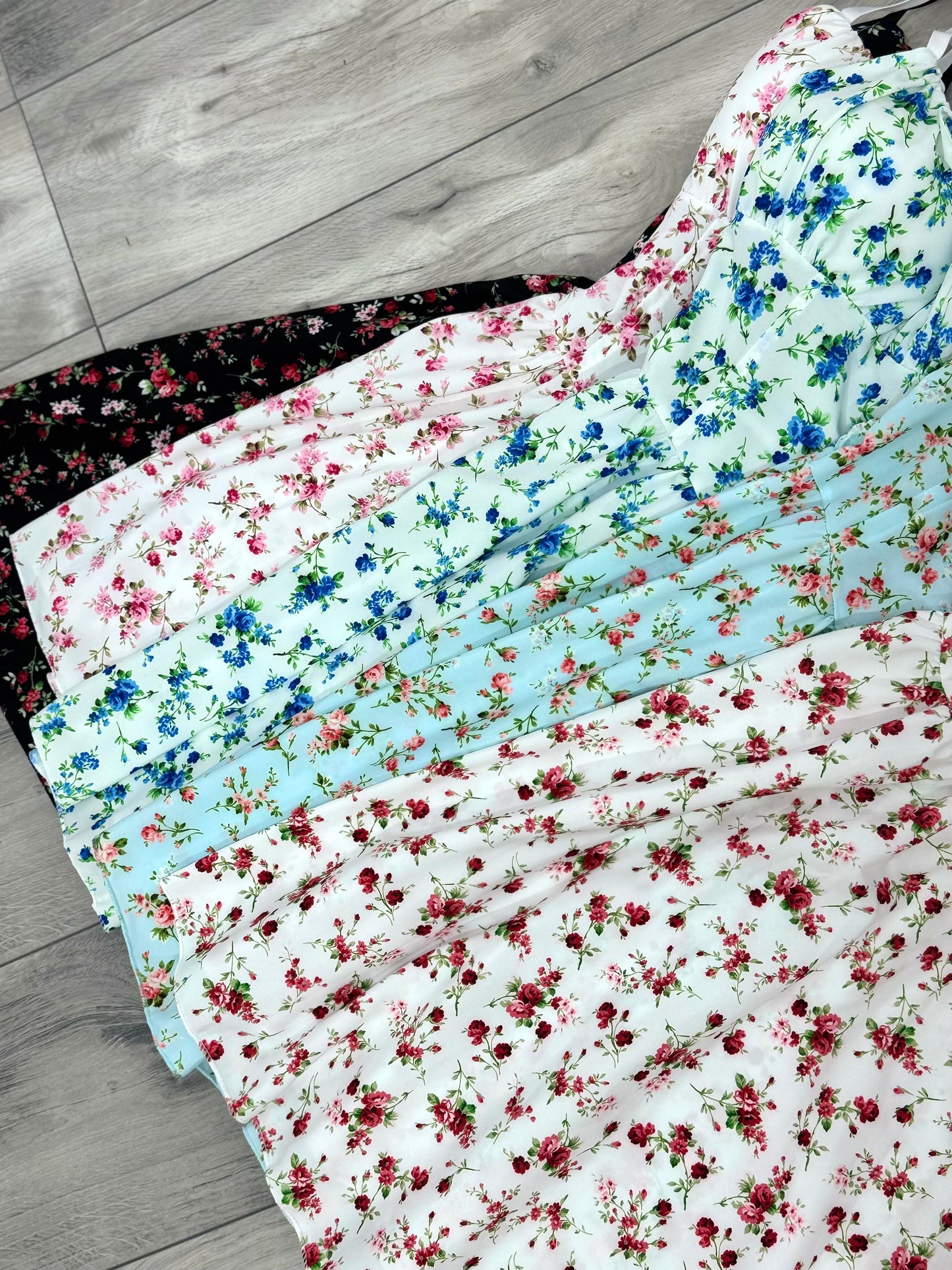 Rochie cu imprimeu floral Bracia