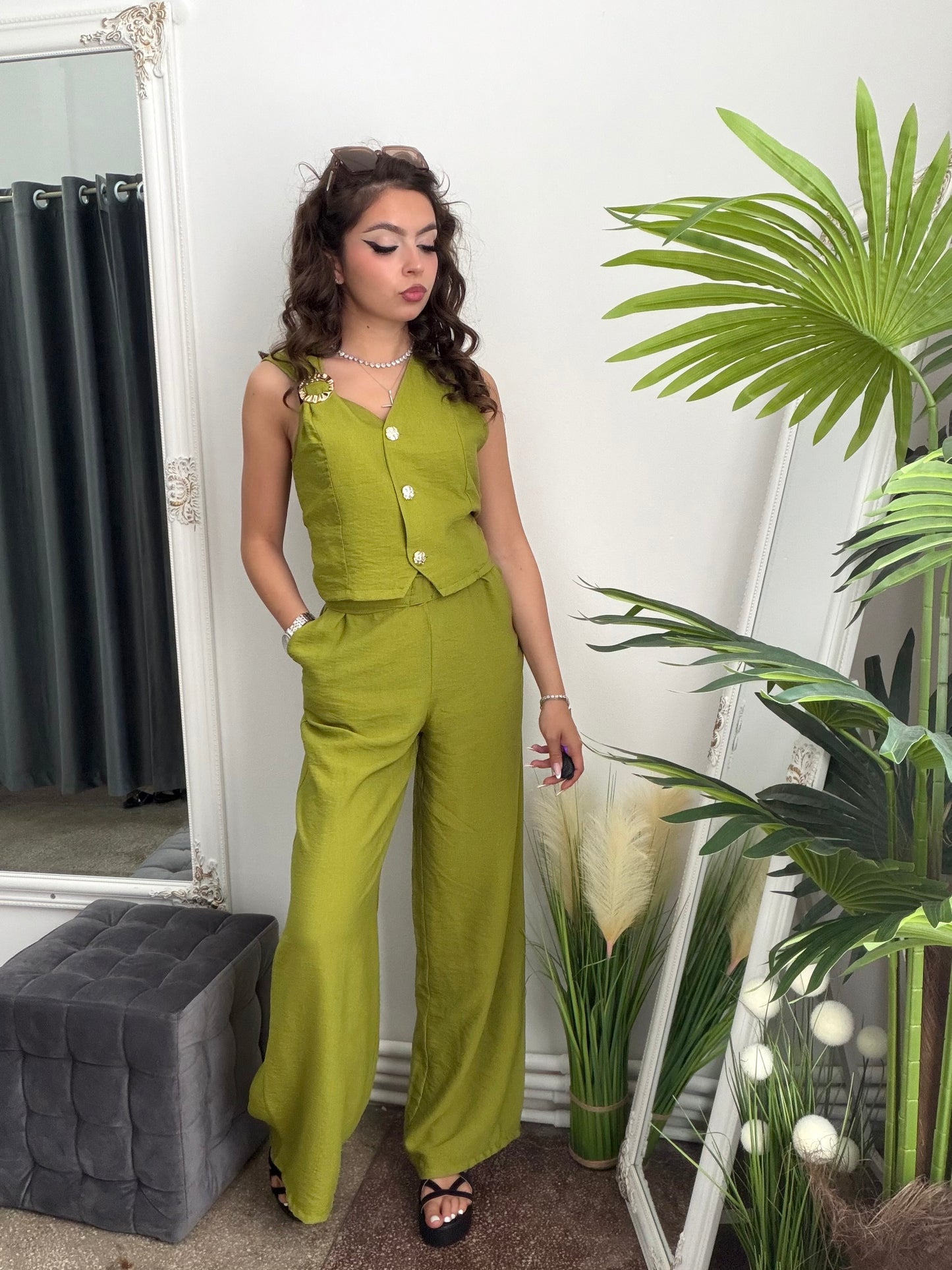 Compleu din in ELEGANCE vernil