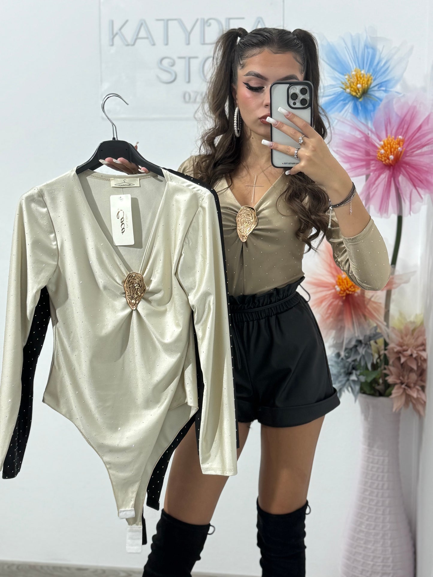 Body elegant cu cristale ștanțate și broșă Denisa