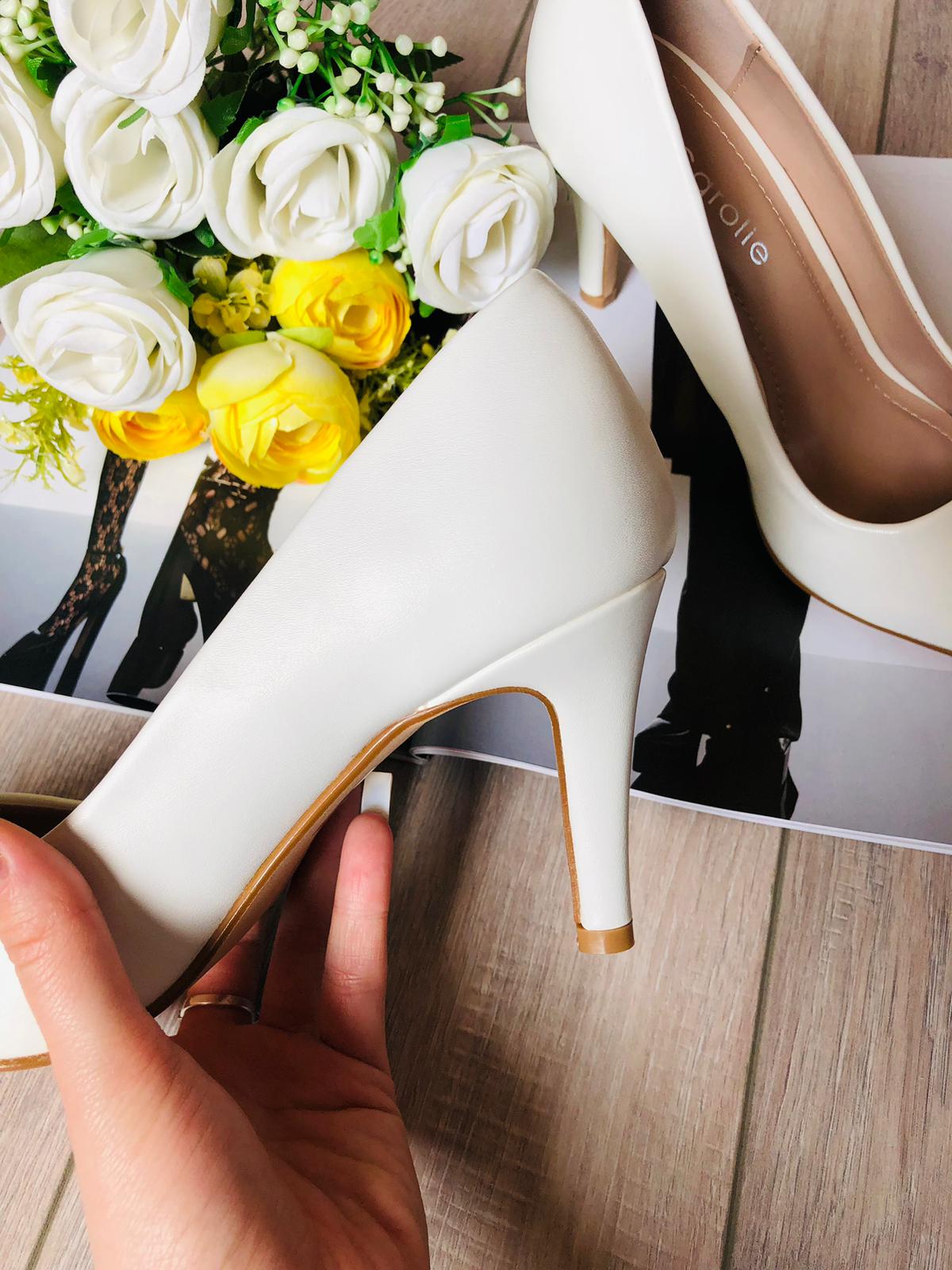 Pantofi stiletto albi