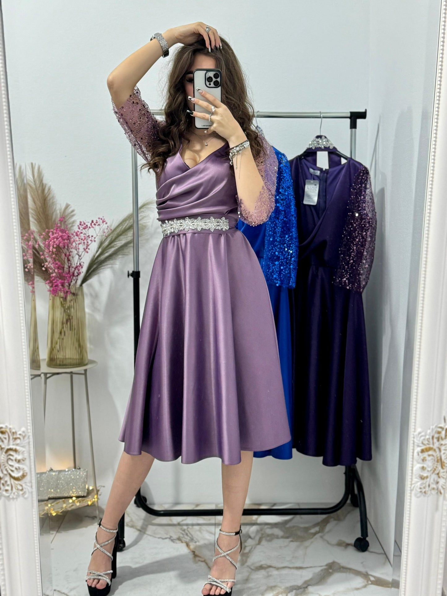 Rochie Adria cu maneci din dantela cu paiete