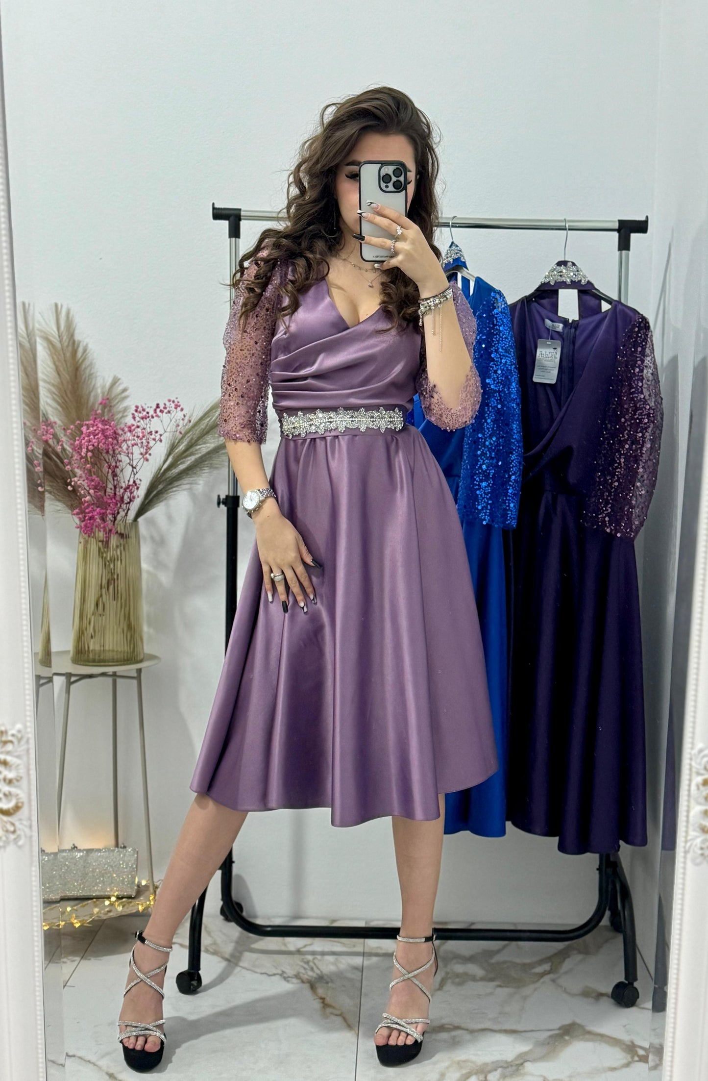Rochie Adria cu maneci din dantela cu paiete