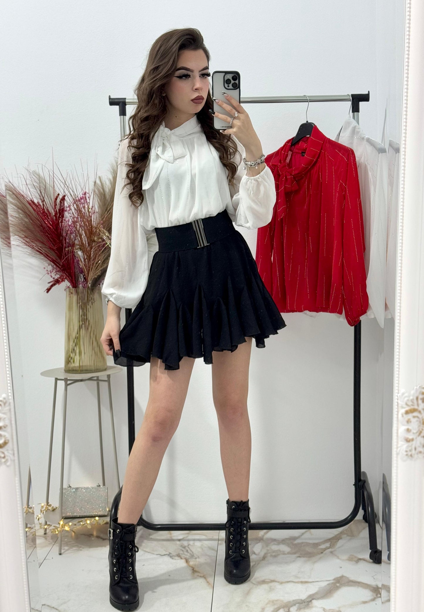 Bluza din dantelă cu cristale stanțate