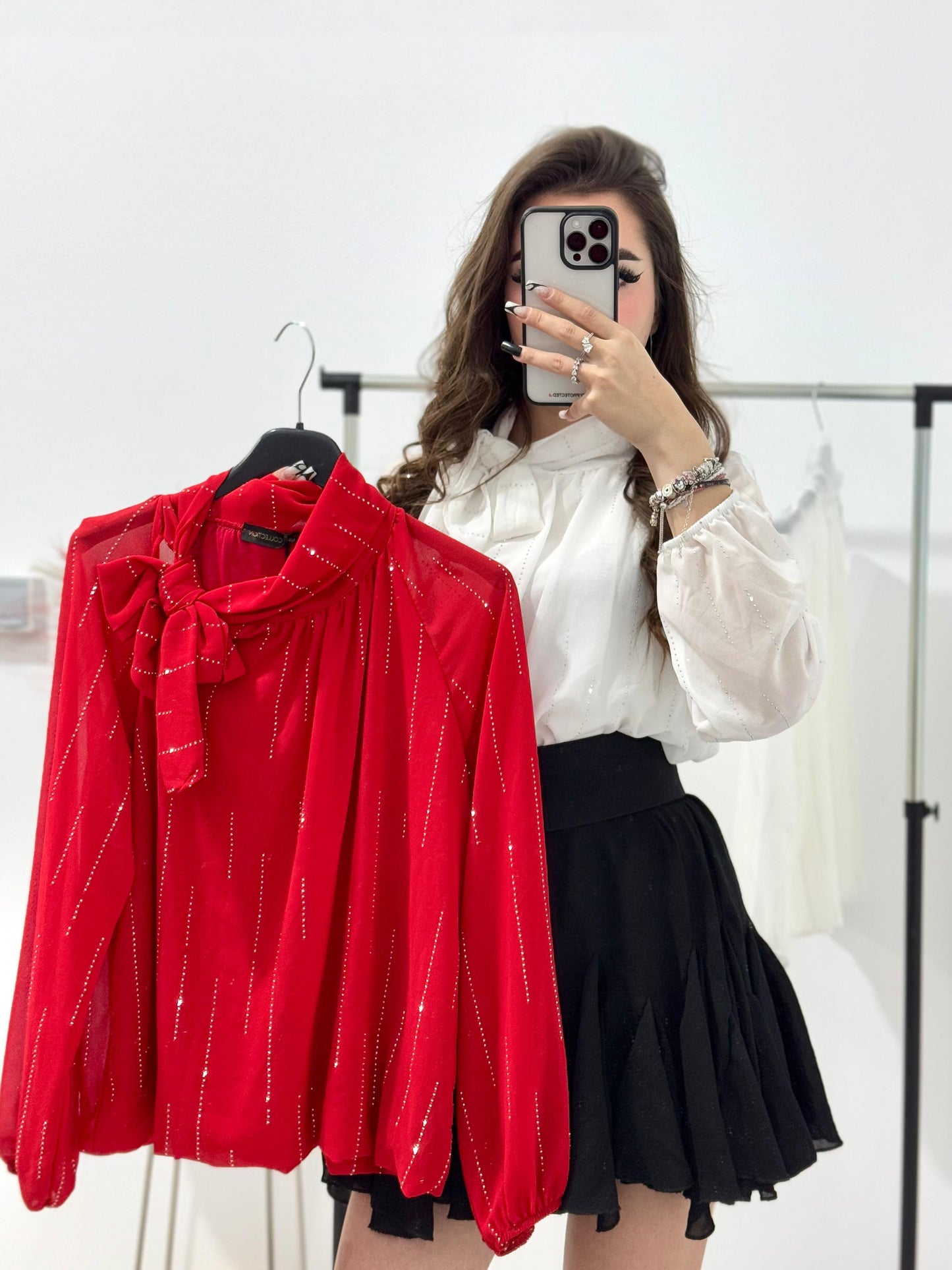 Bluza din dantelă cu cristale stanțate