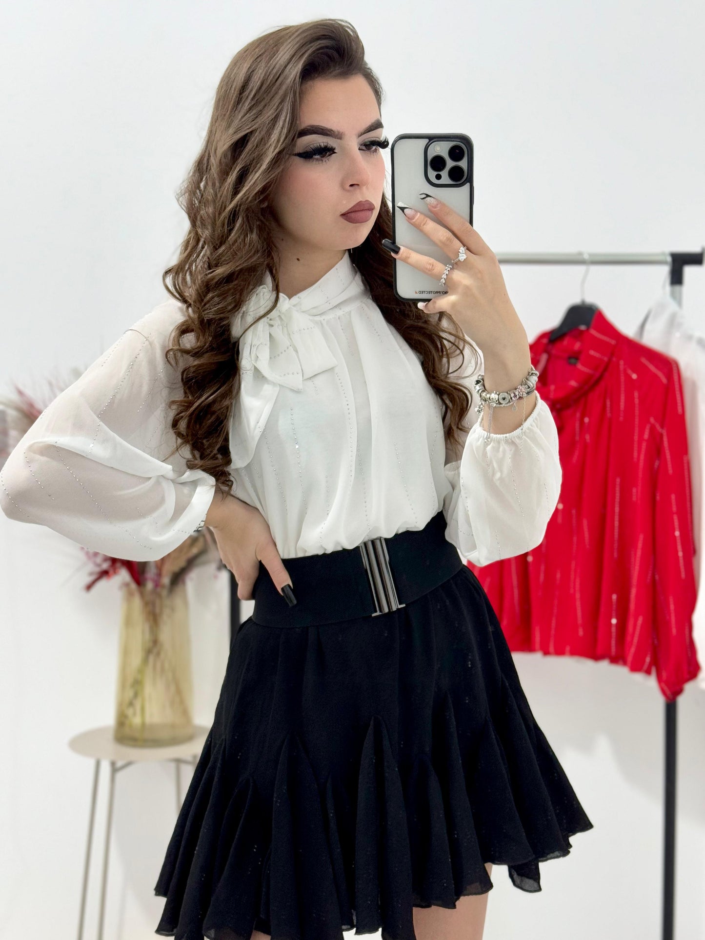 Bluza din dantelă cu cristale stanțate