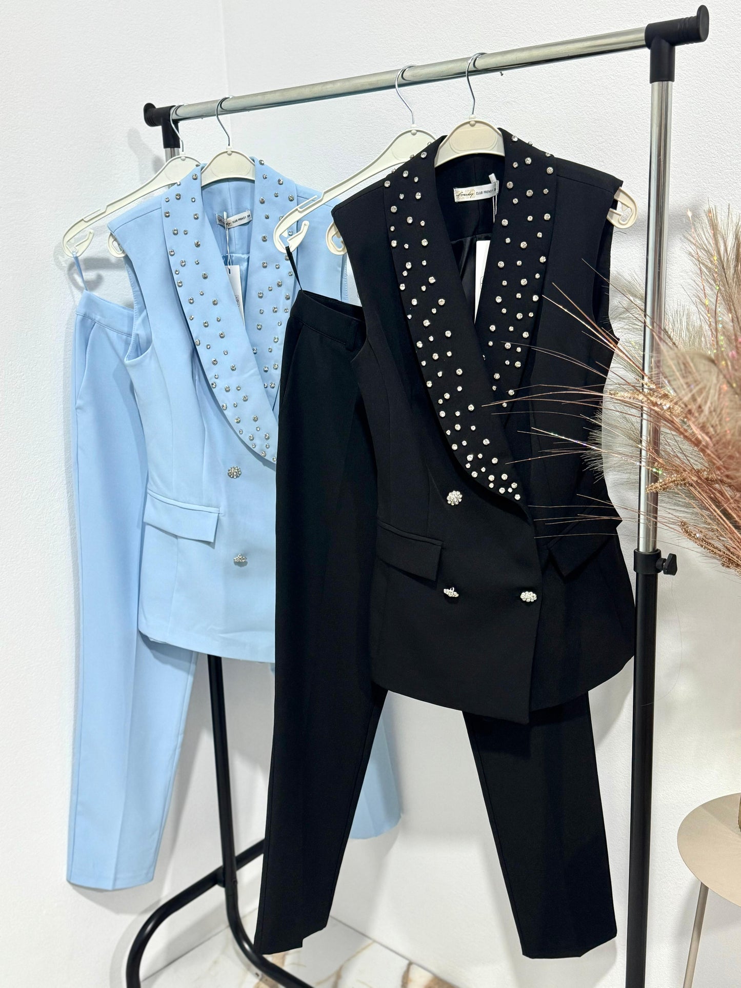 Costum elegant cu vesta Delia