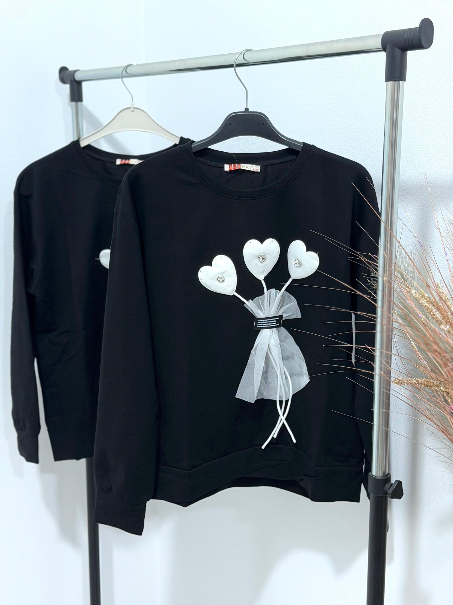 Bluza neagra 3Hearts