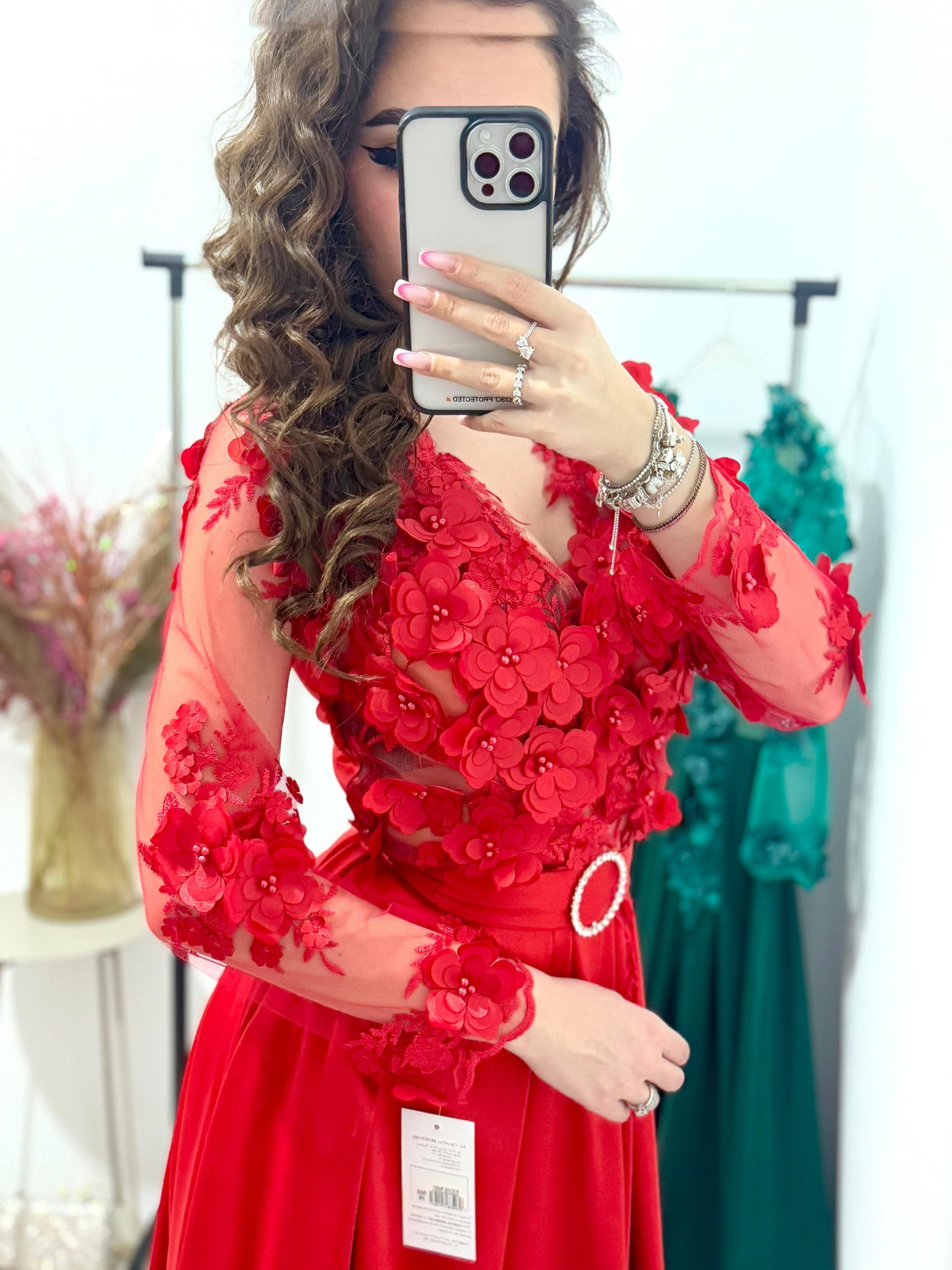 Rochie lunga rosie Adelinne cu dantela 3D
