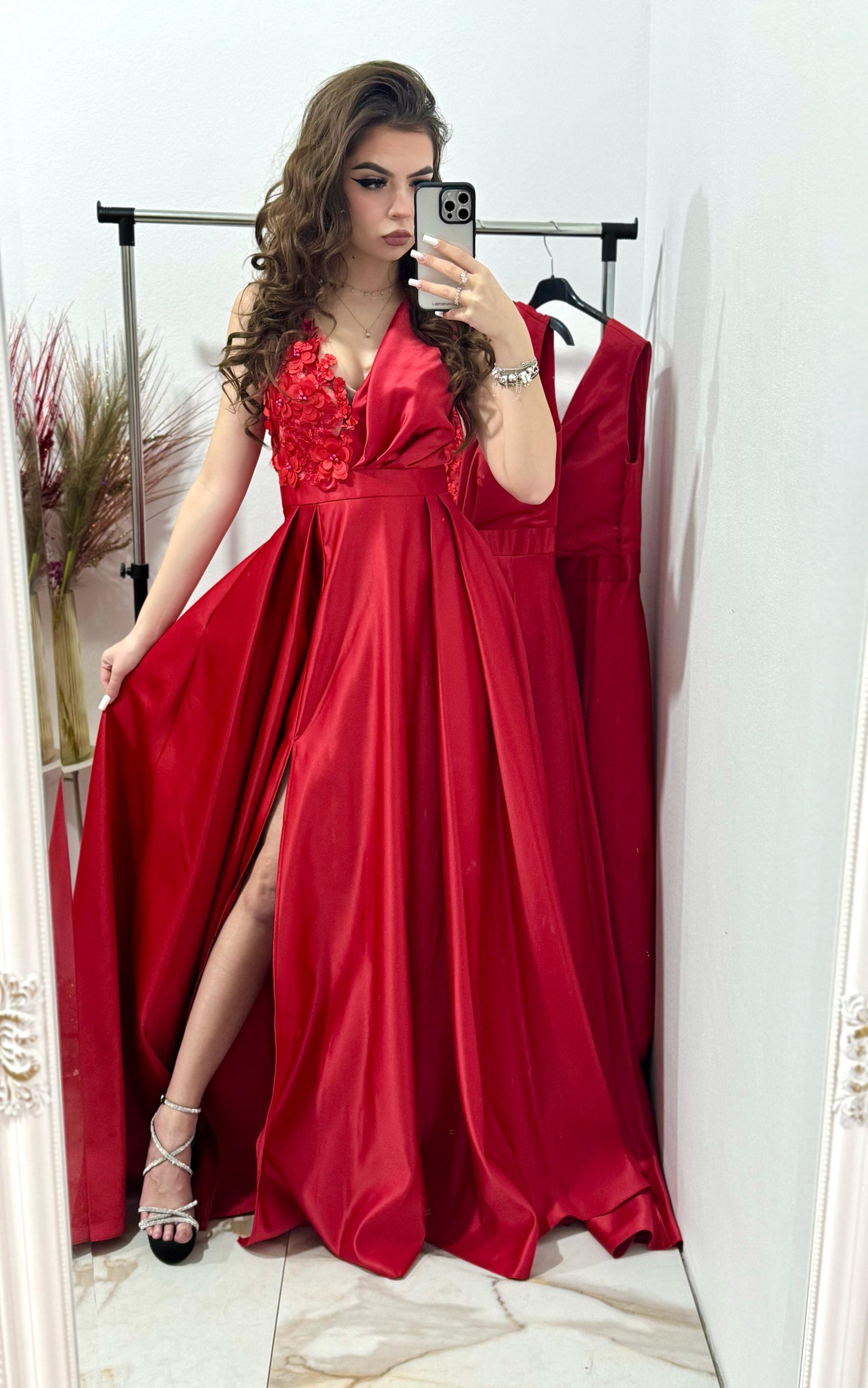 Rochie lunga rosie cu dantela 3D Adette