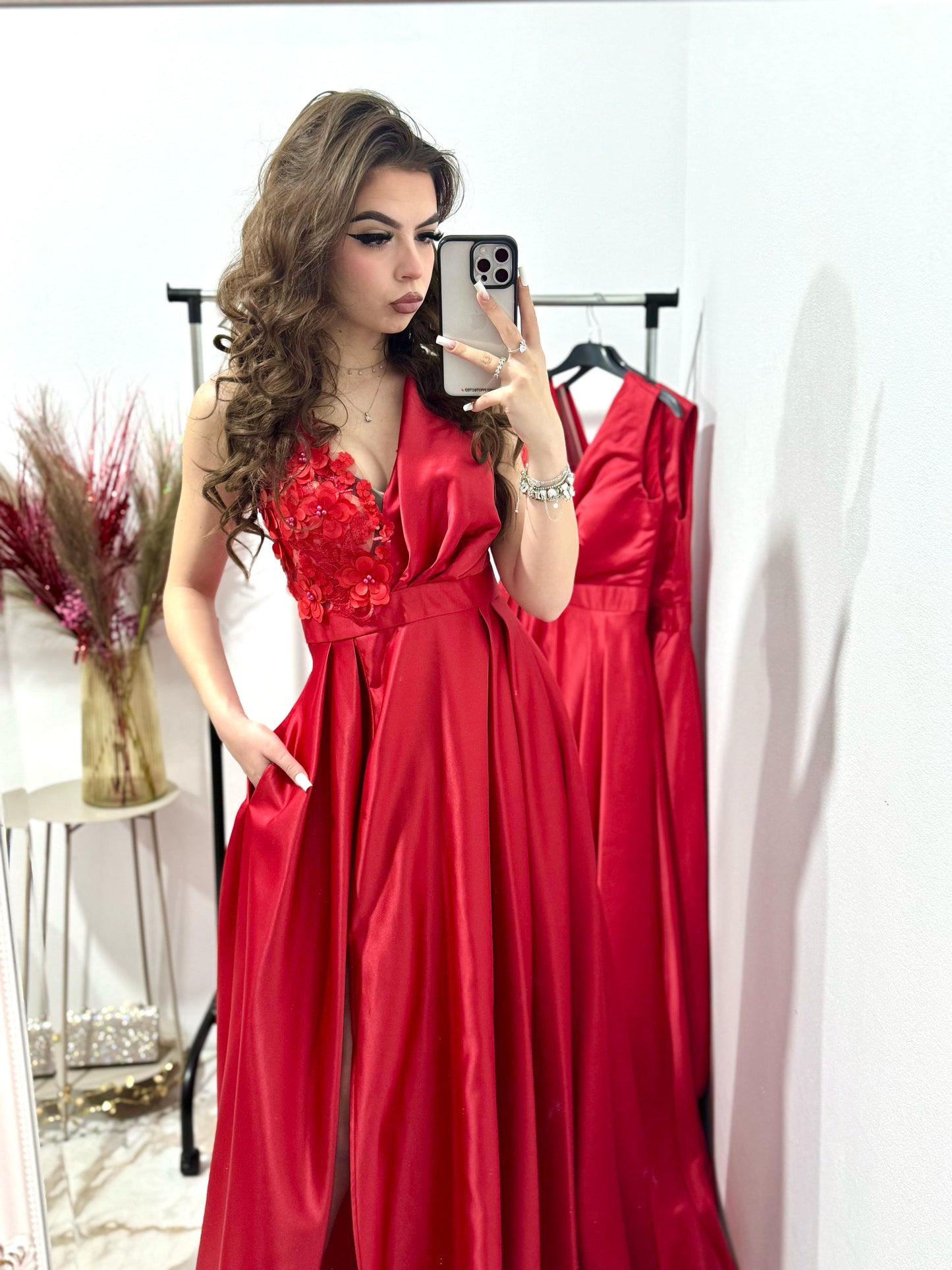 Rochie lunga rosie cu dantela 3D Adette