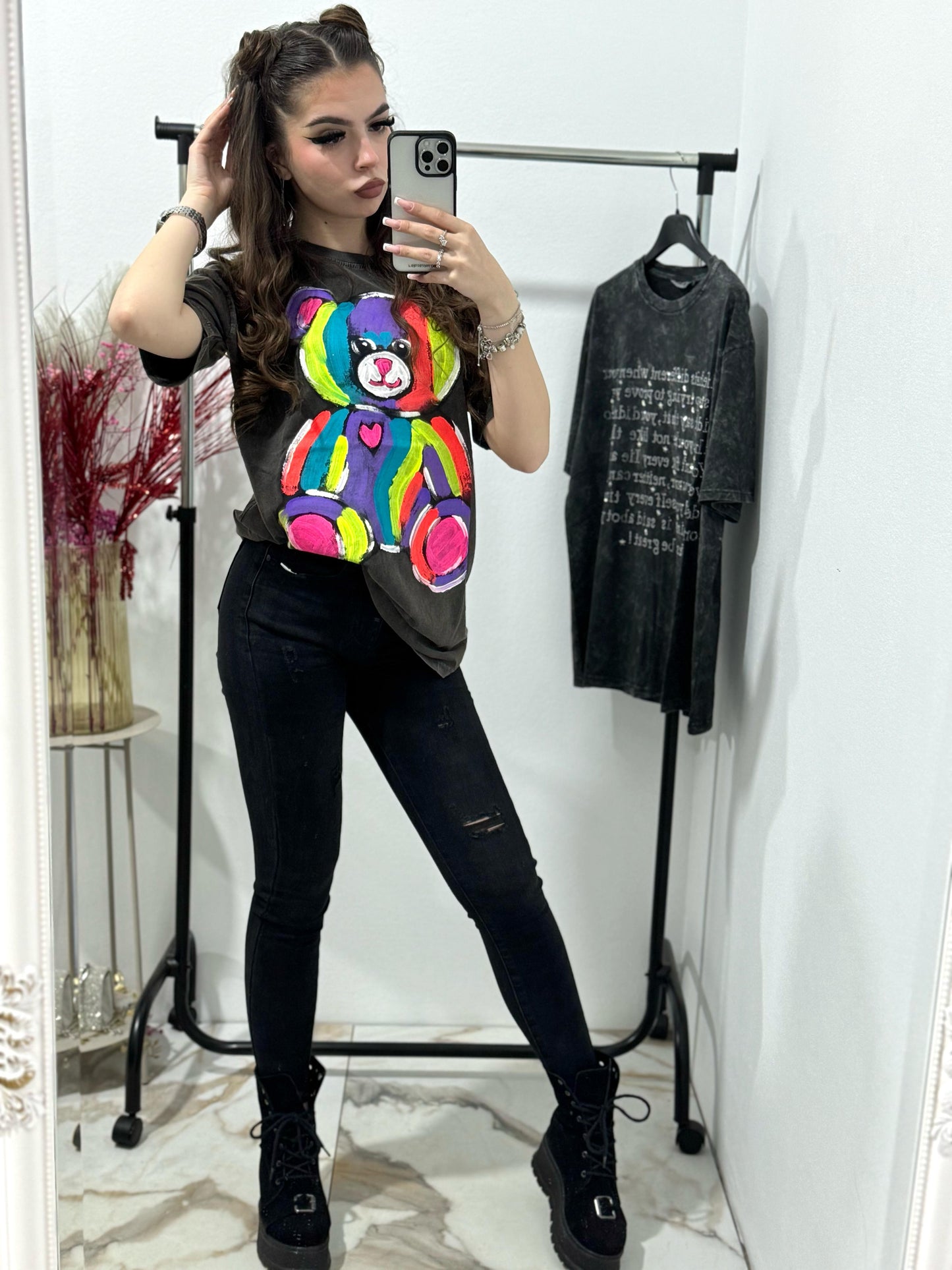 Tricou Teddy pictat manual