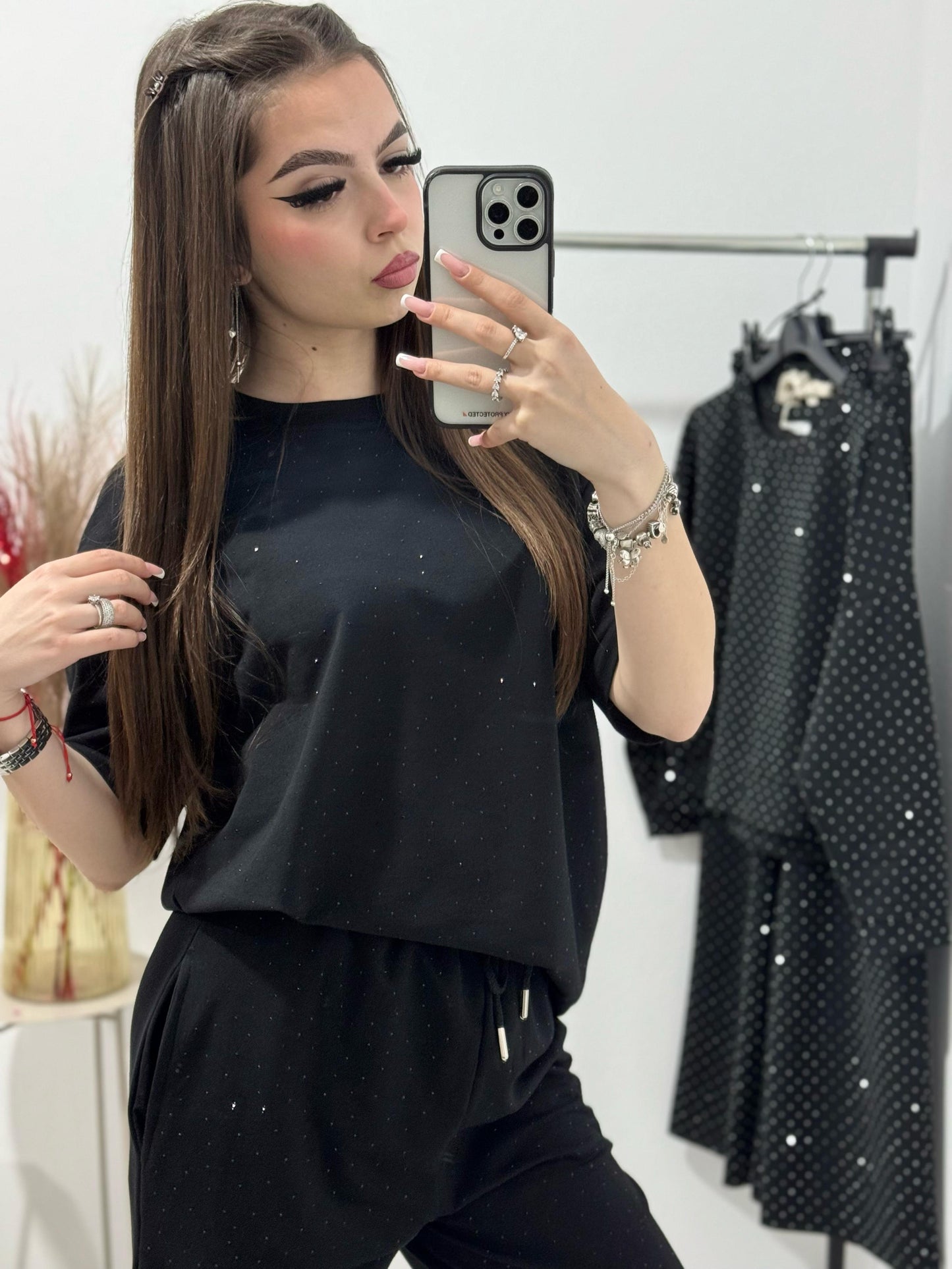 Compleu negru stantat Adria