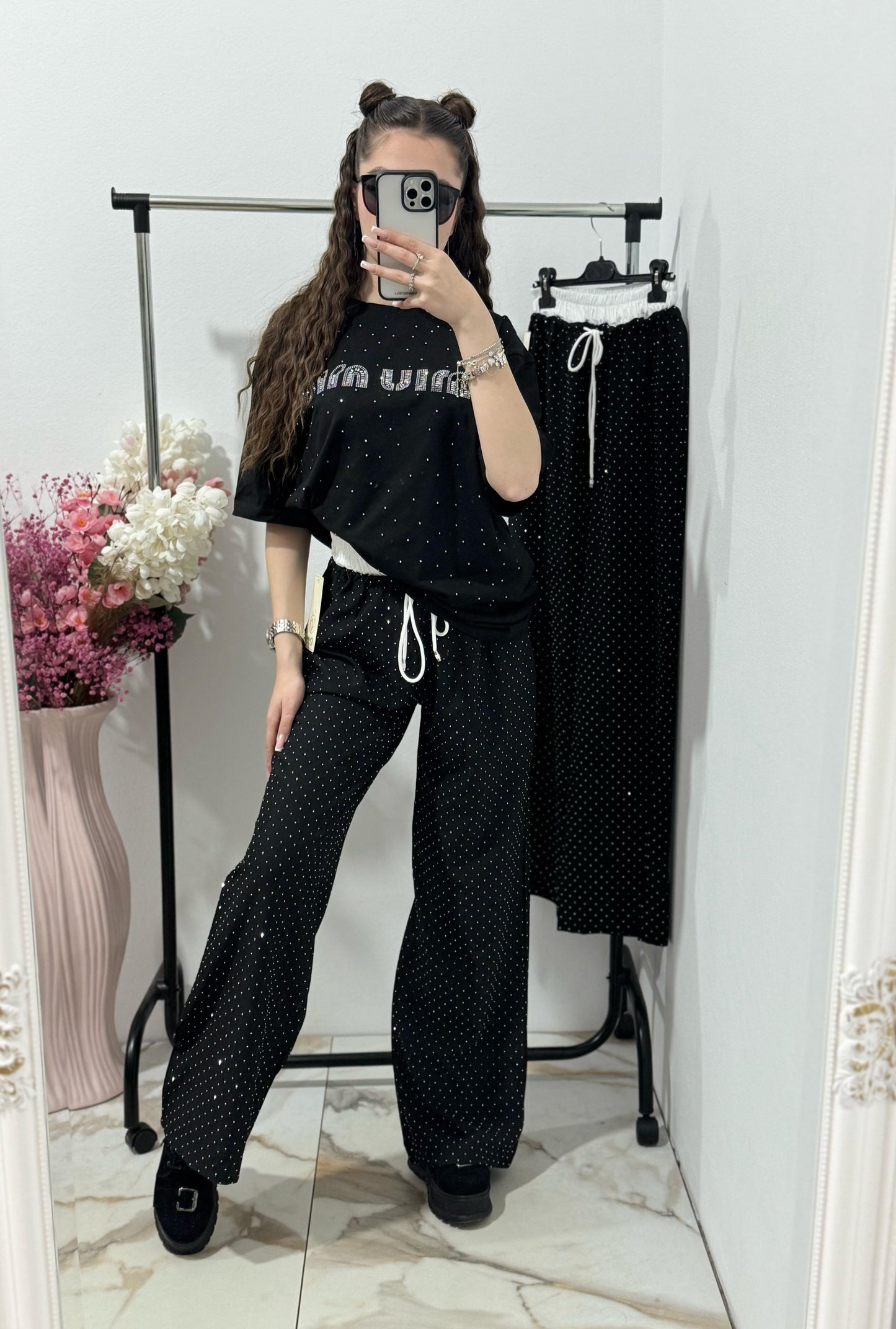 Compleu negru ștanțat MM