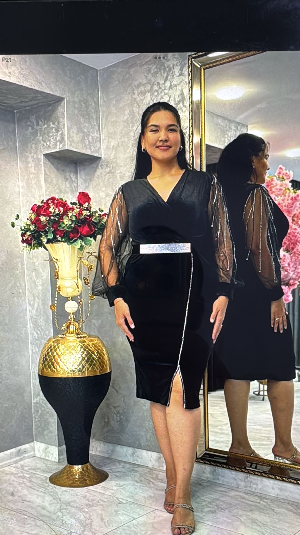 Rochie midi neagră de seară cu mâneci transparente și detalii glitter