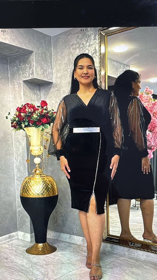 Rochie midi neagră de seară cu mâneci transparente și detalii glitter