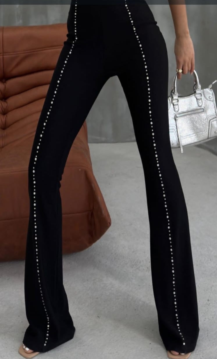 Pantalon evazat accesorizati cu cristale