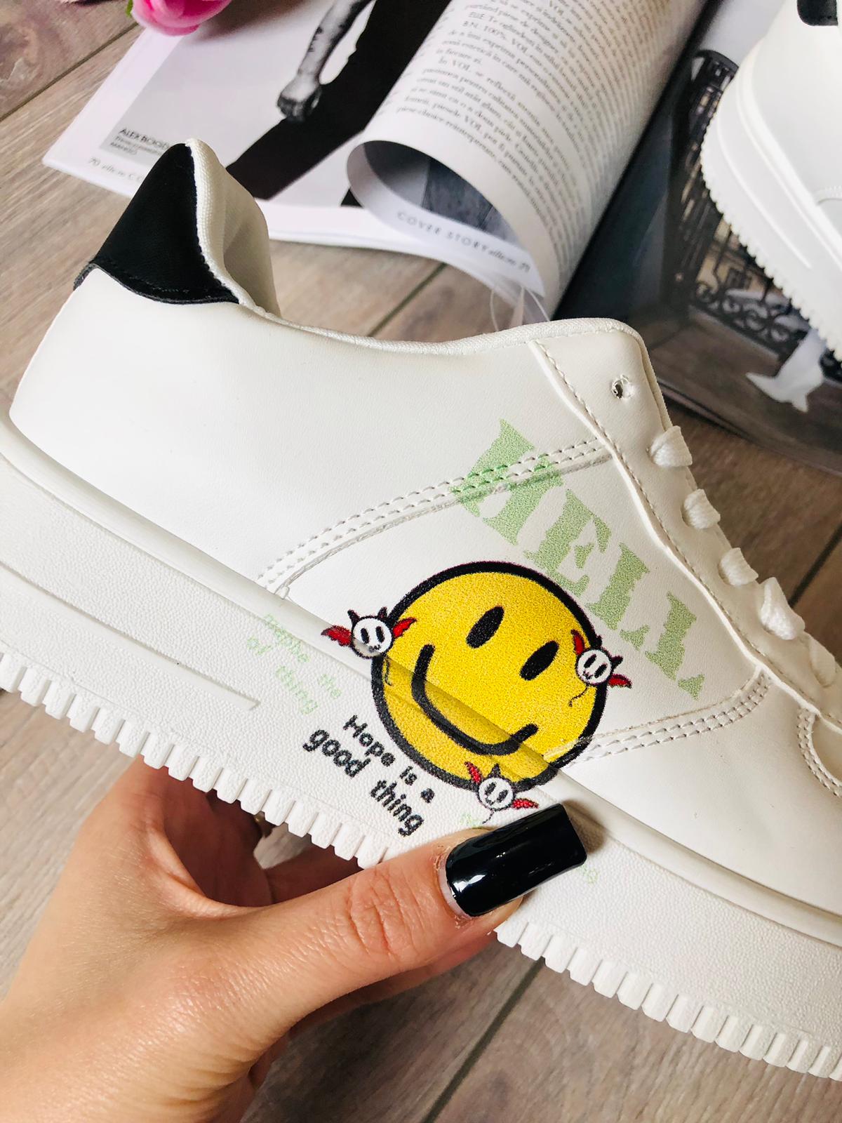 Incaltaminte sport Adidas Smile