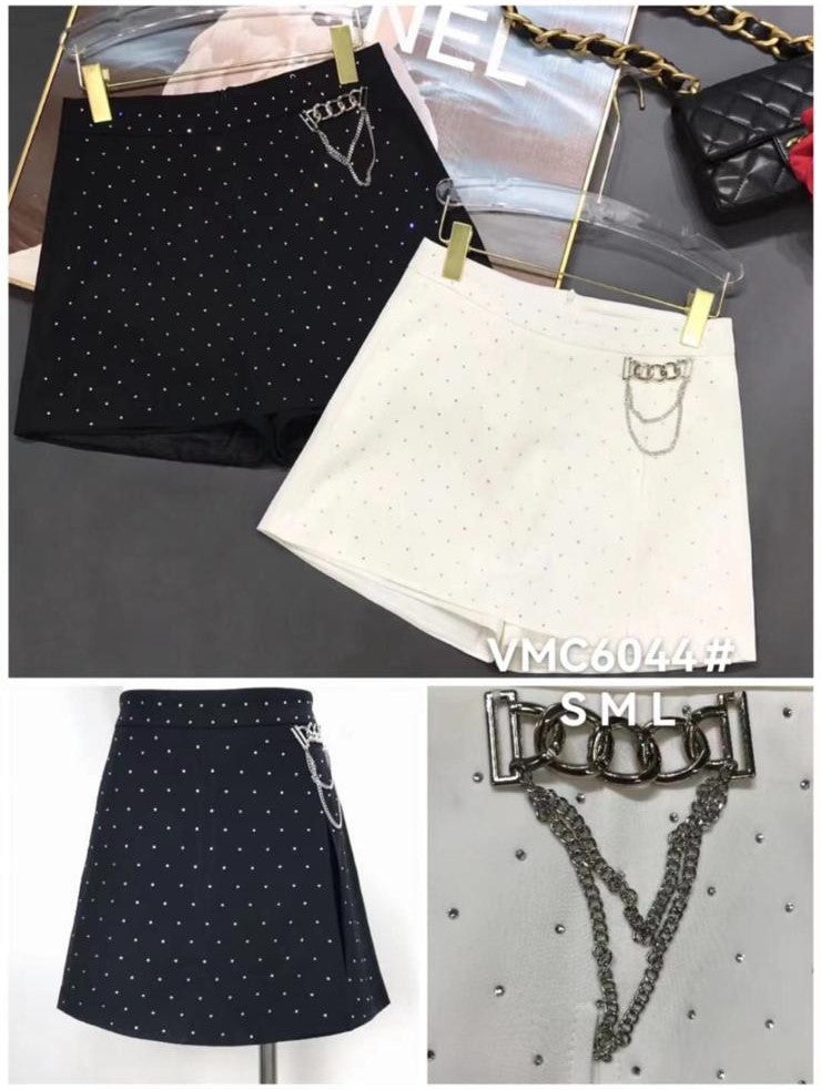 Pantalon scurt cu aplicatii