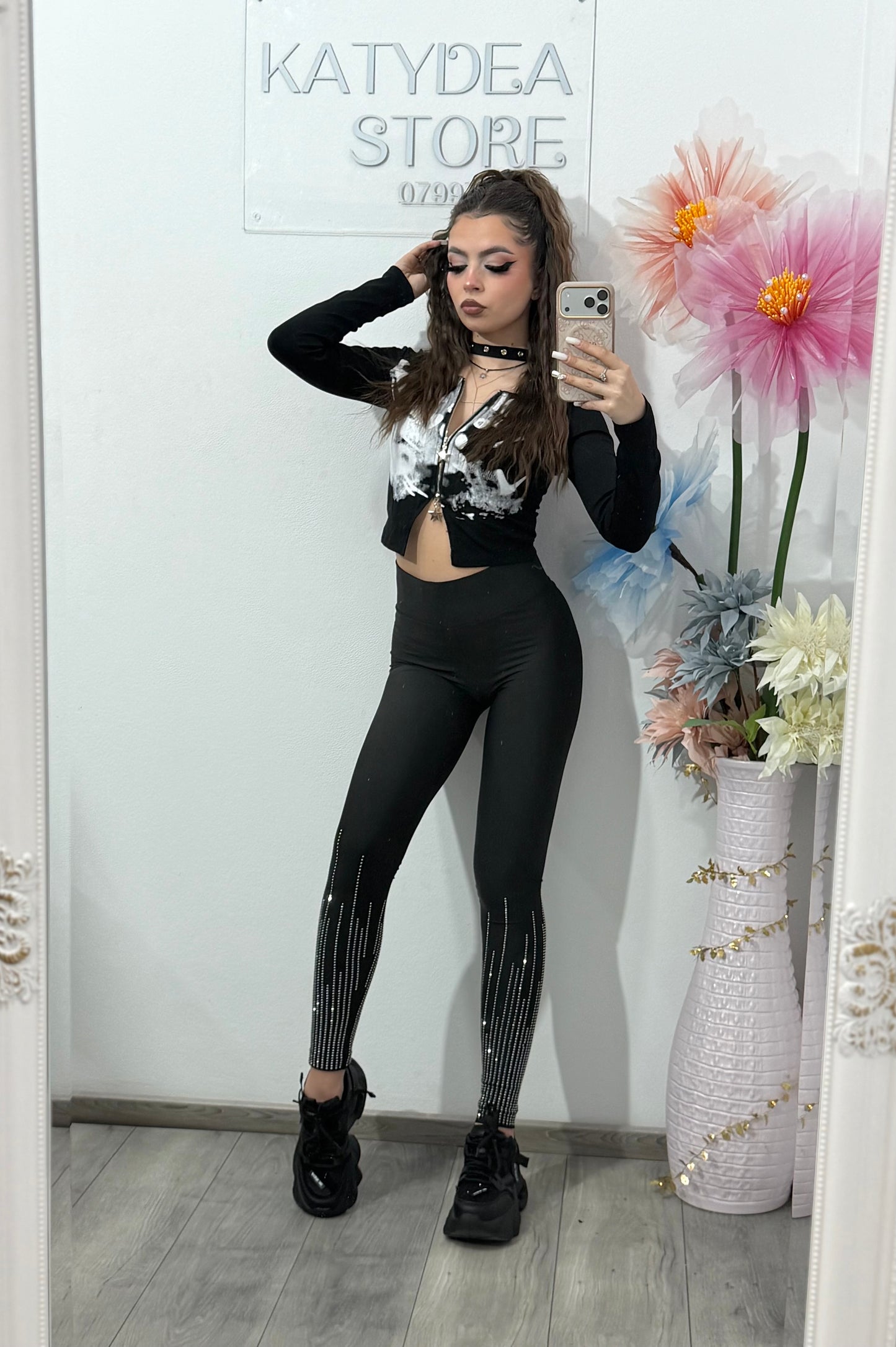 Colanti modelatori negri cu cristale ștanțate