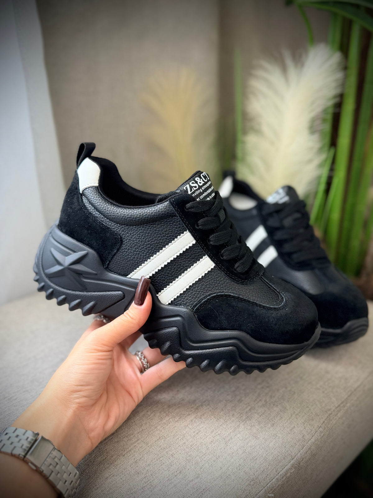 Adidași negri & alb cu talpă chunky