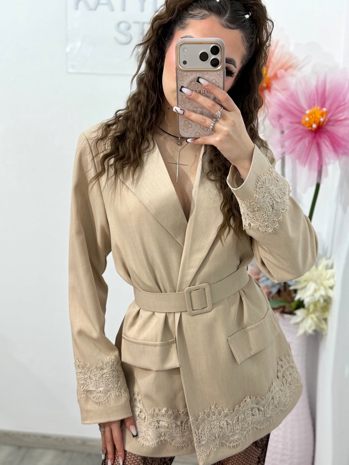 Sacou cu dantelă și curea bej ANDREEA