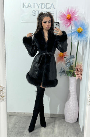 Geacă din piele ecologică și blană neagră Wanda