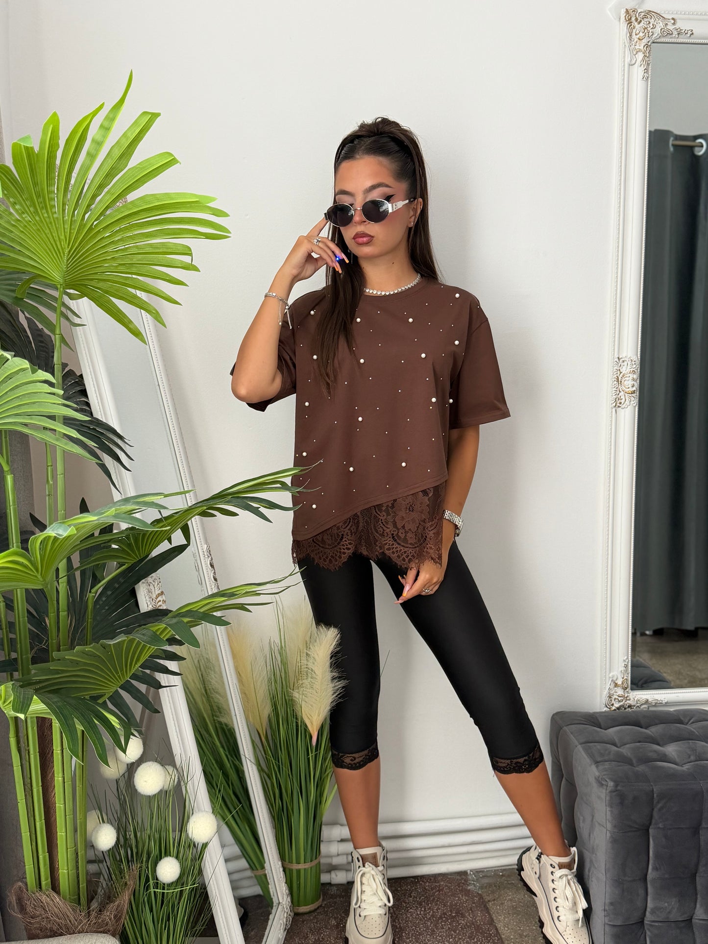 Tricou maro cu cristale și dantelă DENISSA