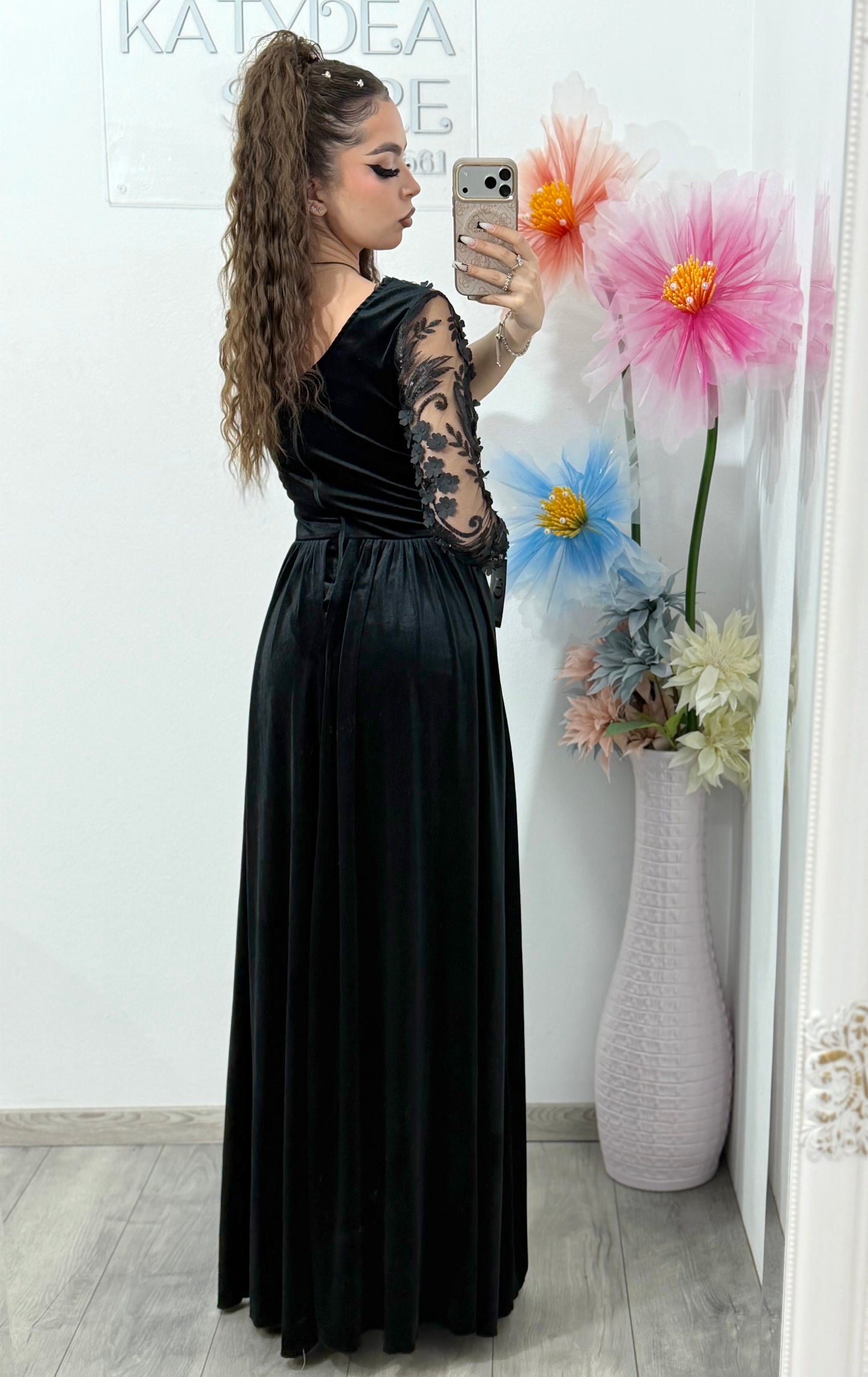 Rochie neagră spectaculoasă cu catifea și dantelă DELUX