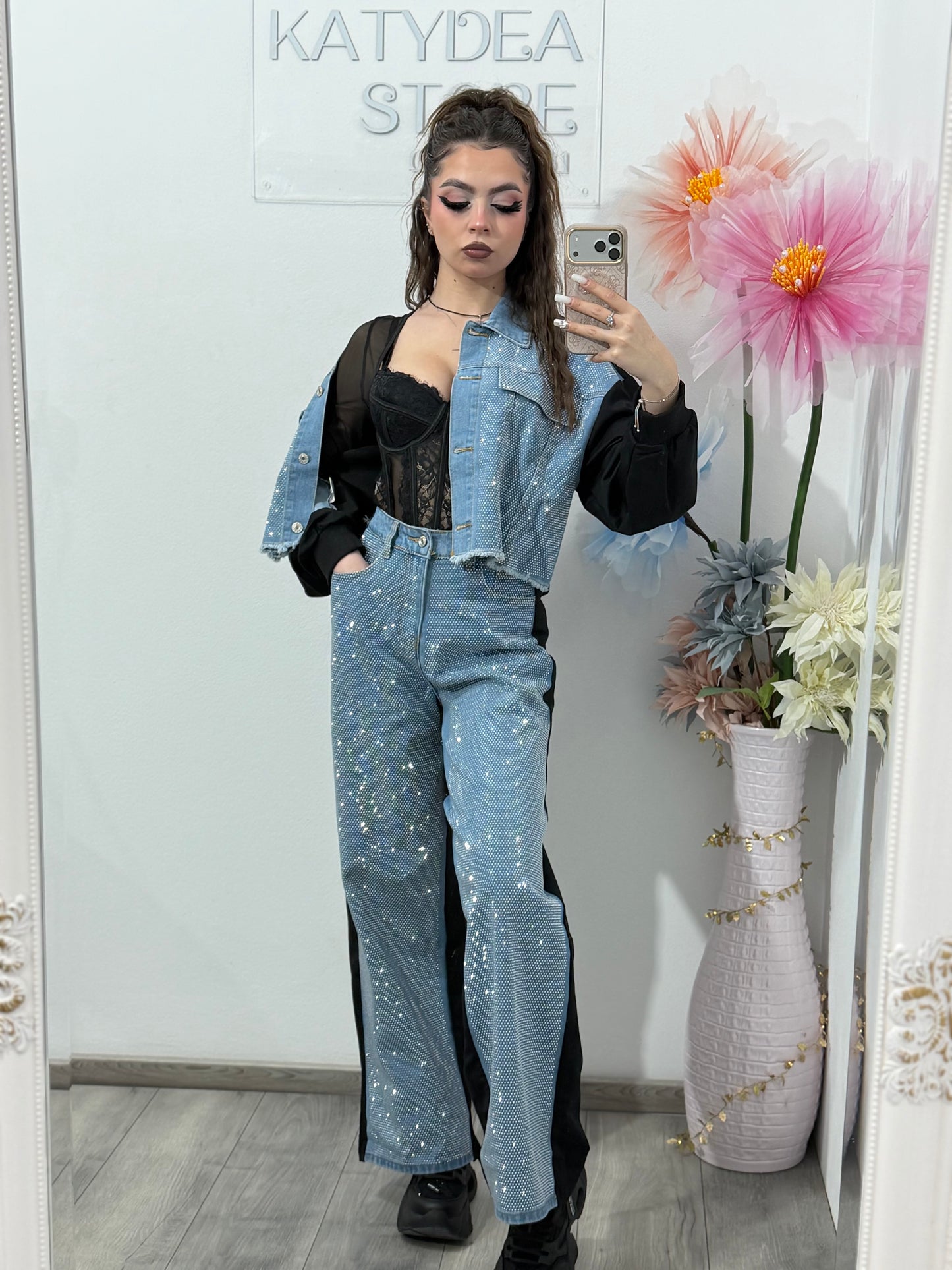 Compleu din denim cu strasuri – geacă & pantaloni ANDREEA