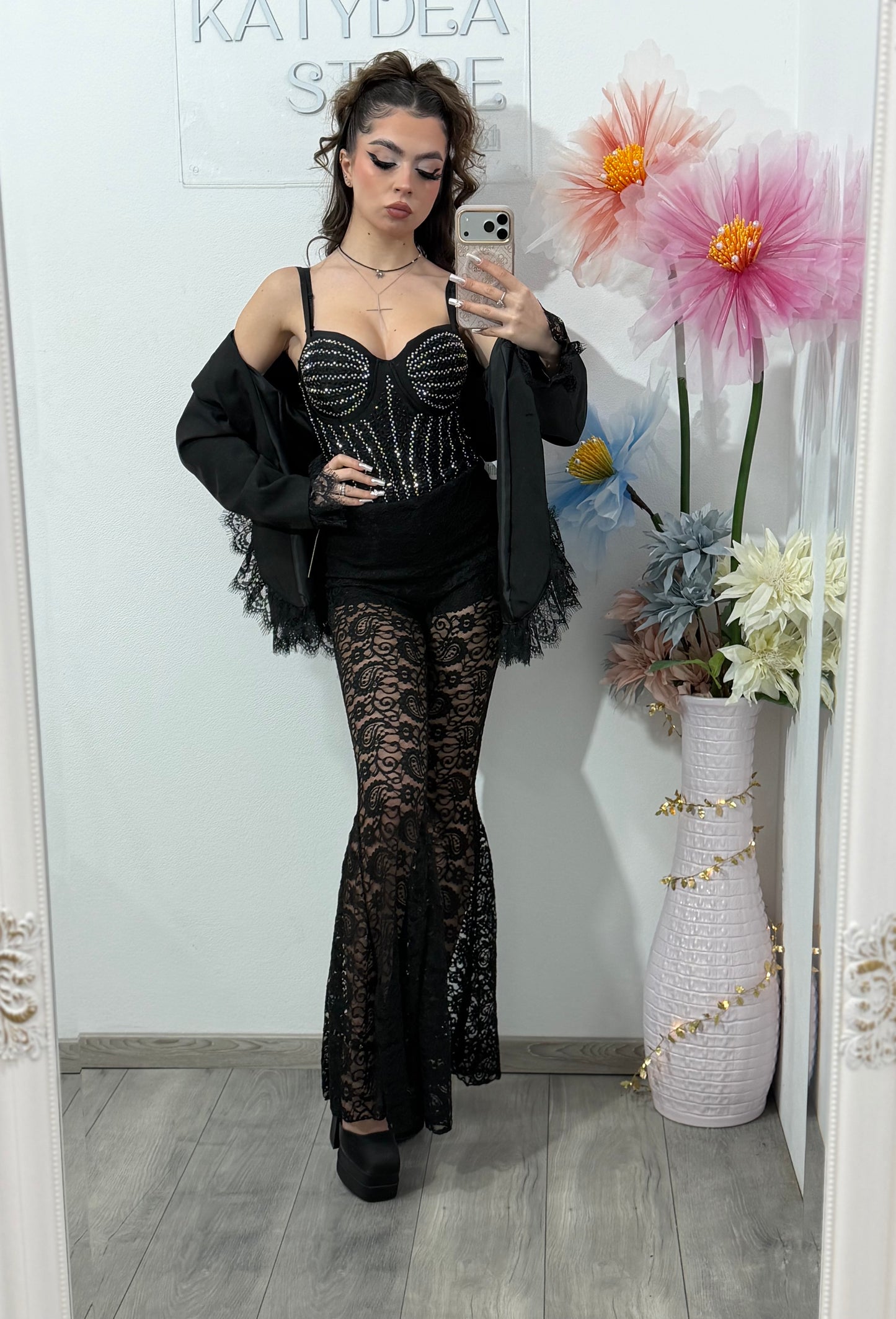 Compleu format din pantaloni din dantelă și sacou ELSA