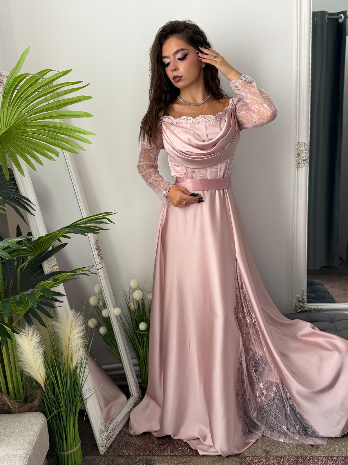 Rochie elegantă roz tip prințesă LUXURY