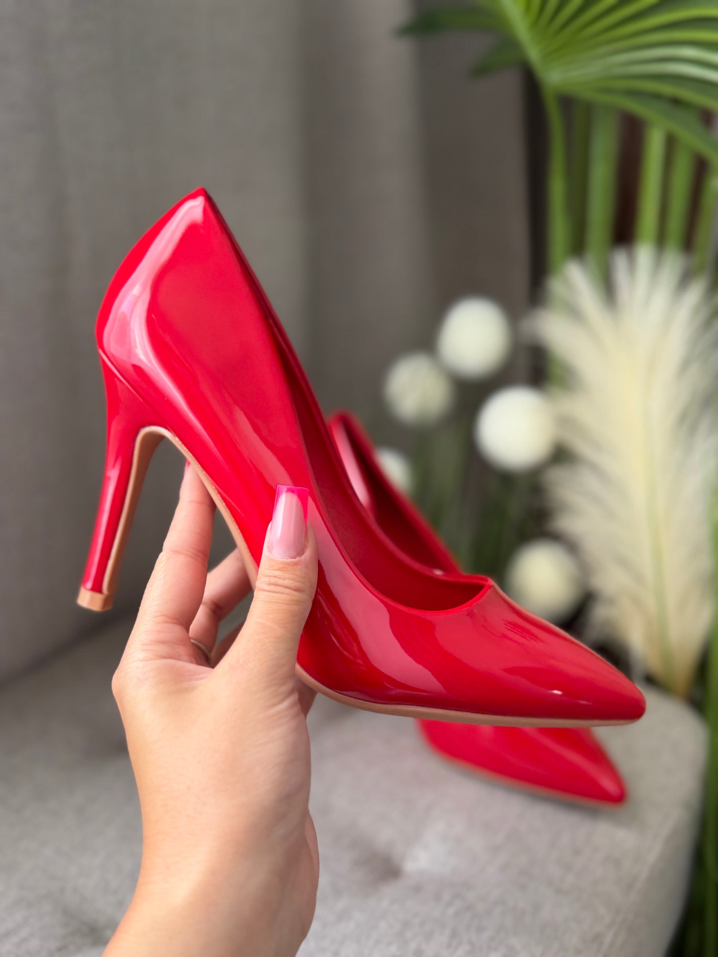 Pantofi stiletto roșii lăcuiți LUL