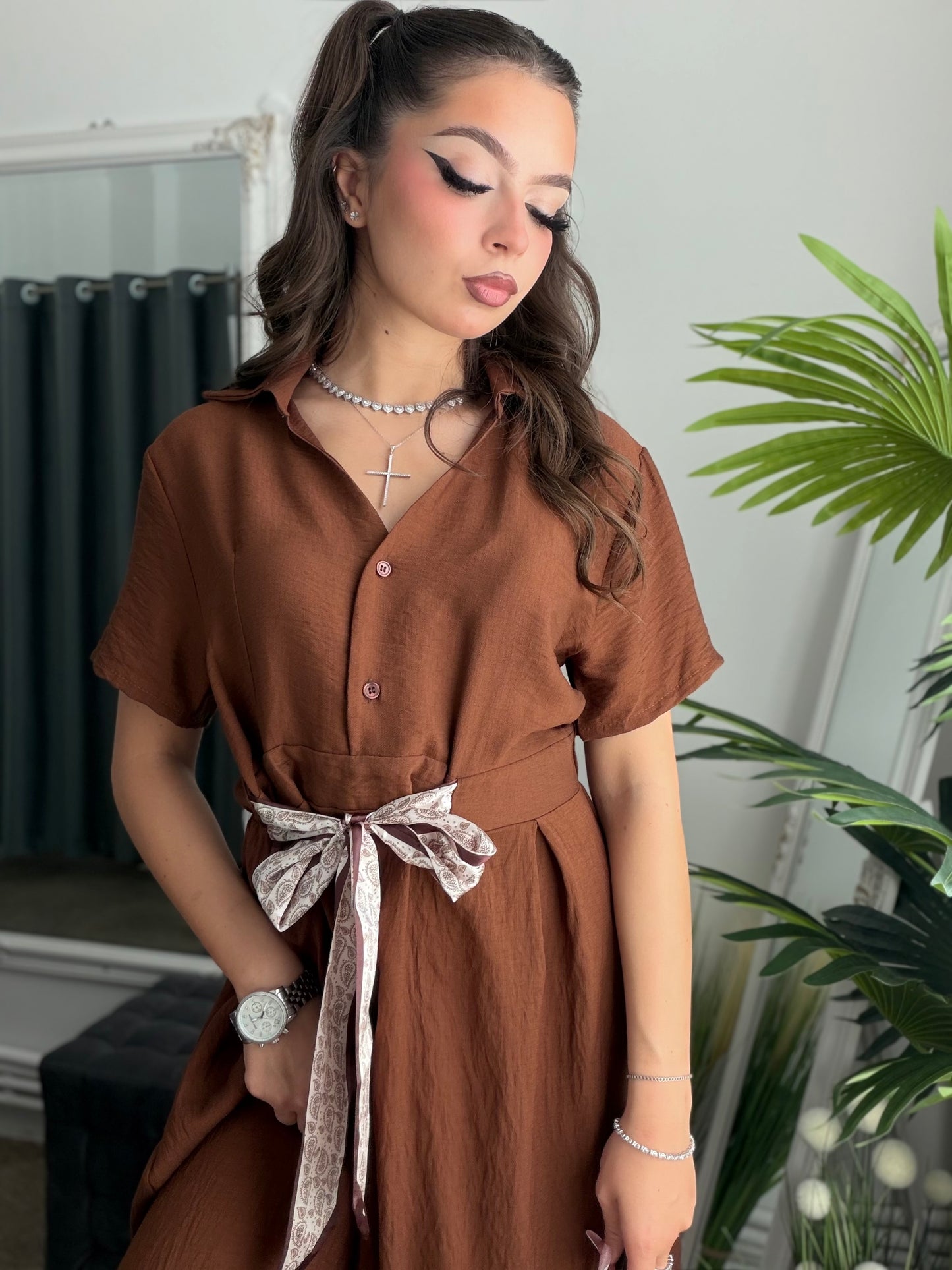 Rochie midi din în TONY maro