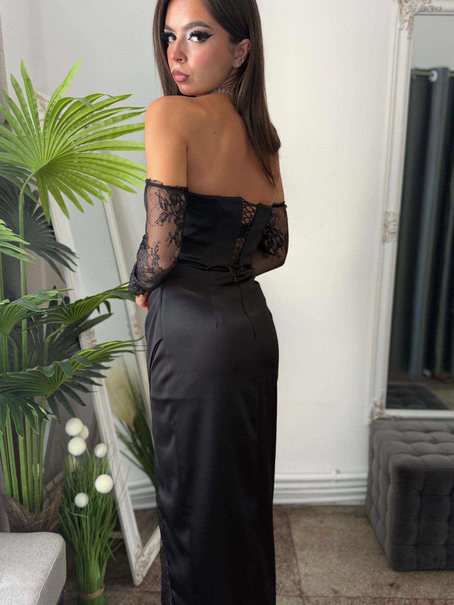Rochie din tafta și dantelă neagră ELEGANCE