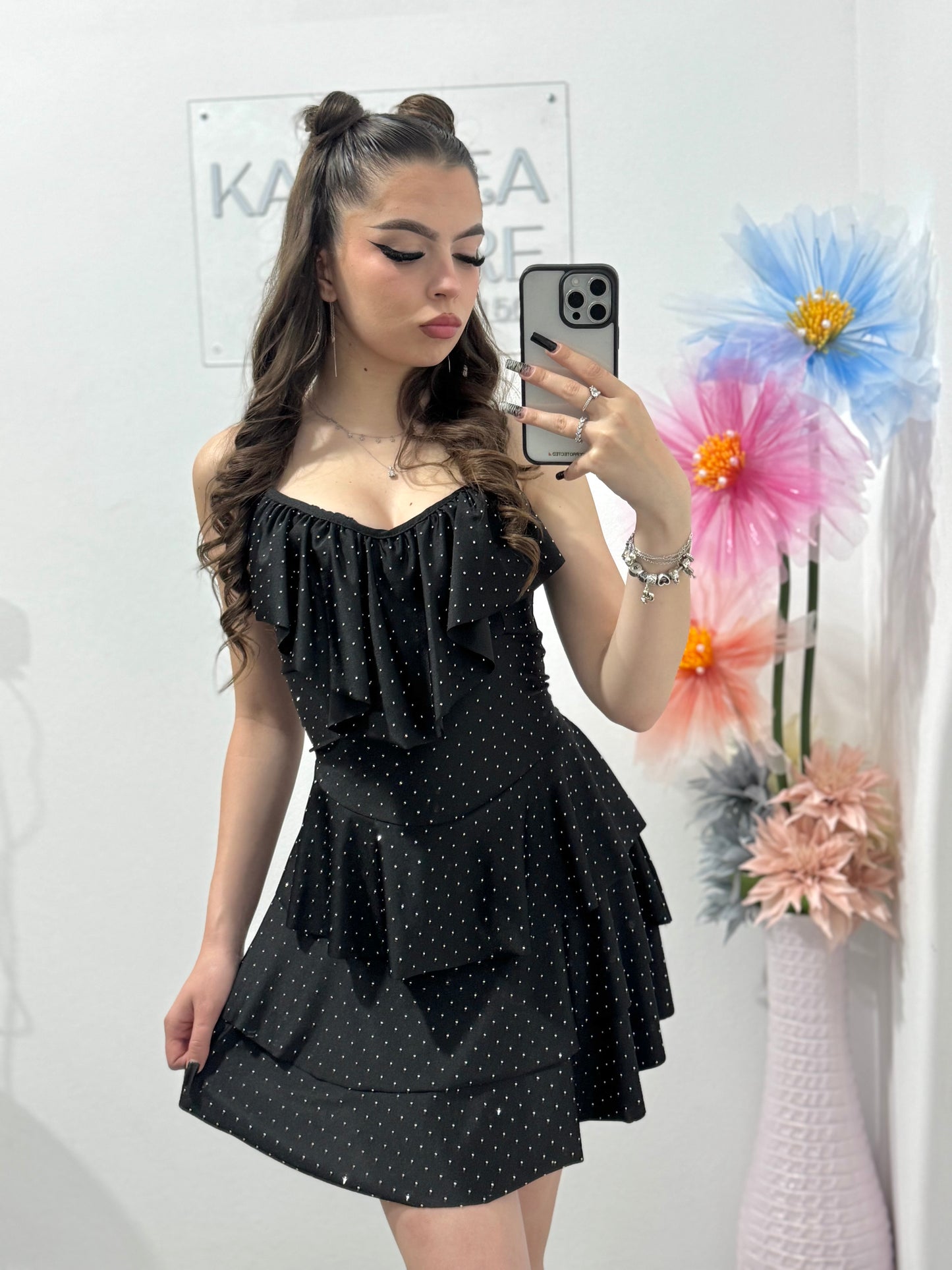 Rochie cu volanase și cristale ștanțate neagră Corina