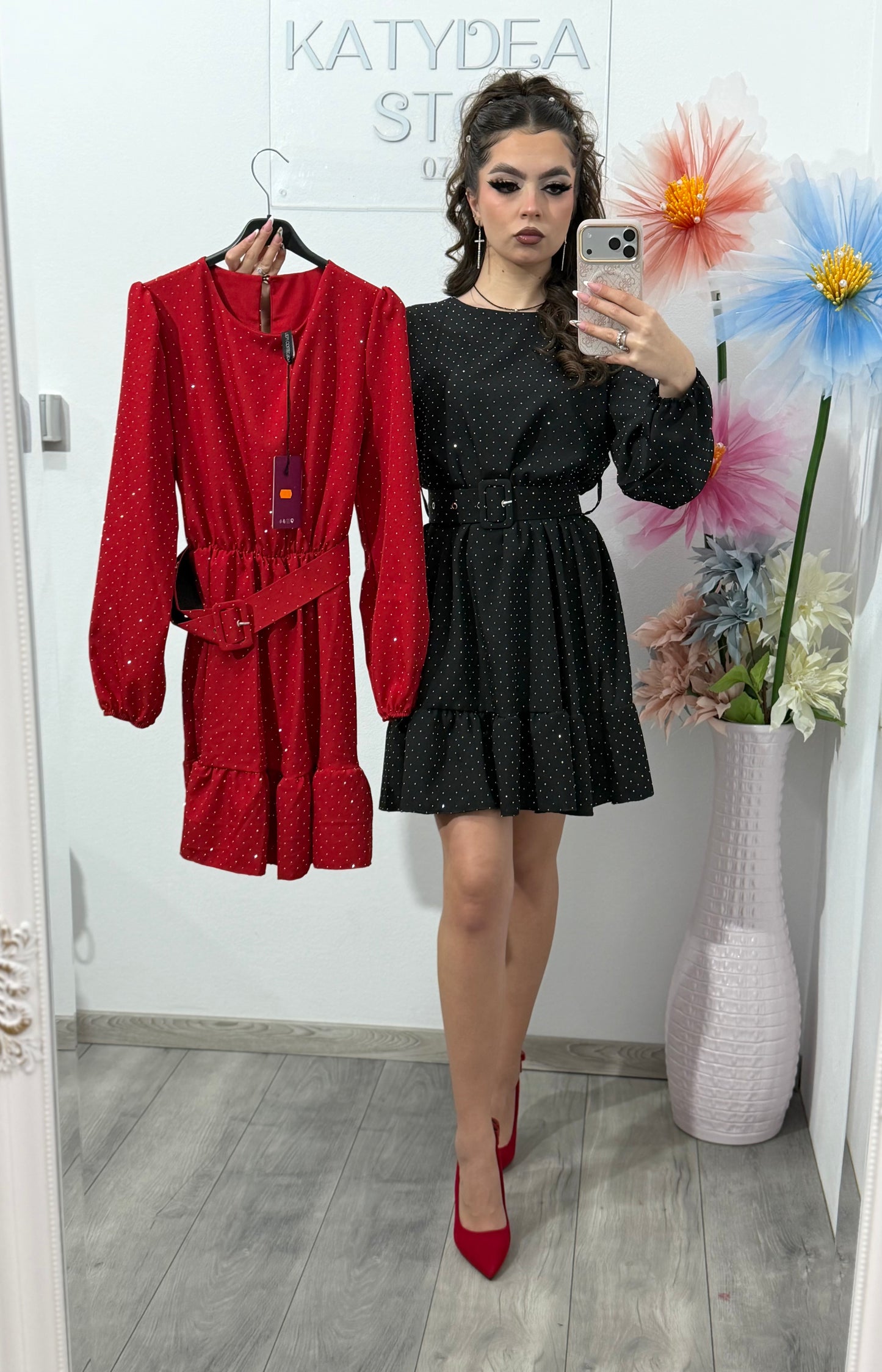 Rochie cu volanas și cristale ștanțate ELLE