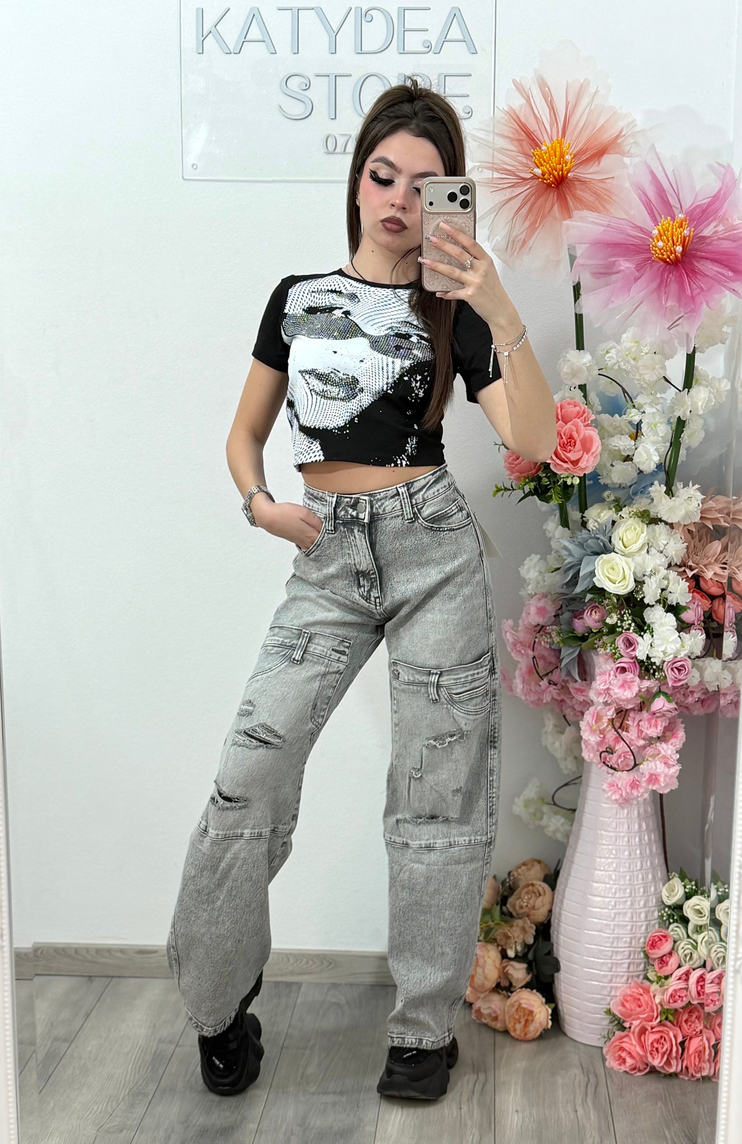 Tricou crop cu cristale ștanțate CORINA