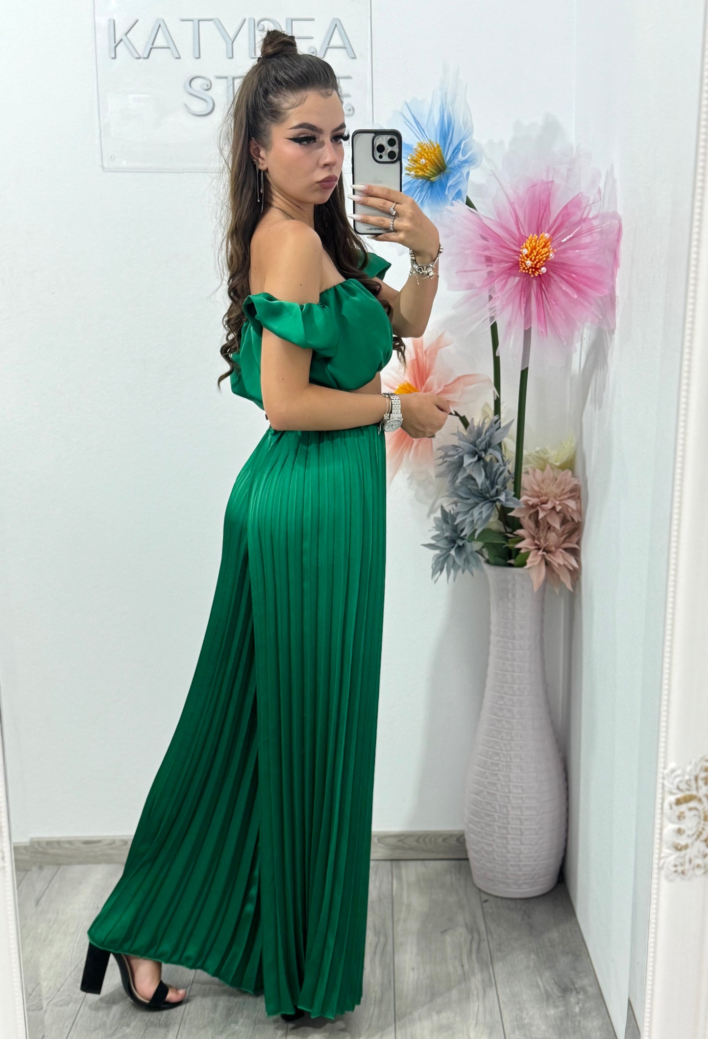 Compleu cu pantaloni plisați satinat verde Larissa