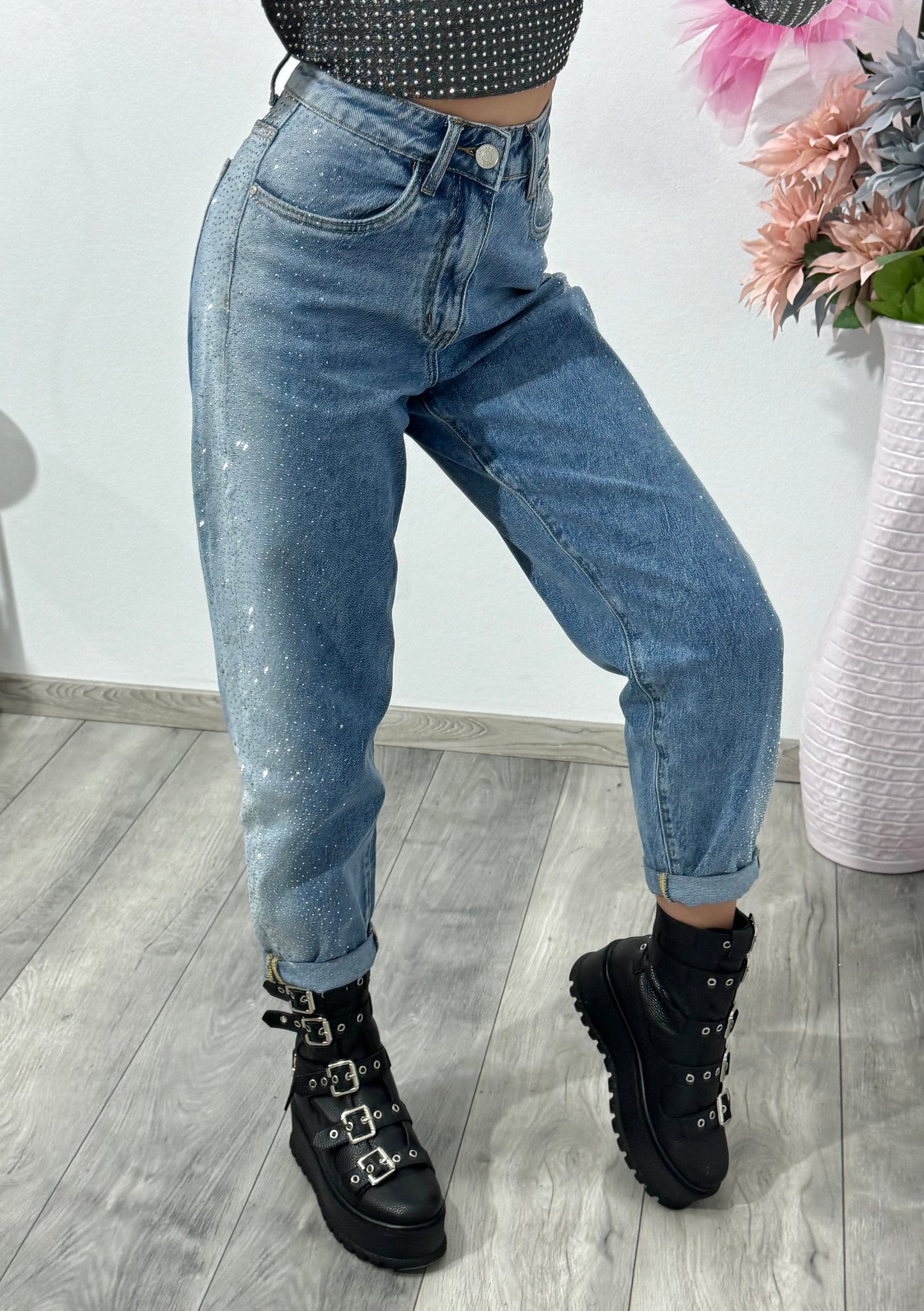 Blugi momfit albaștri cu cristale RALUKA